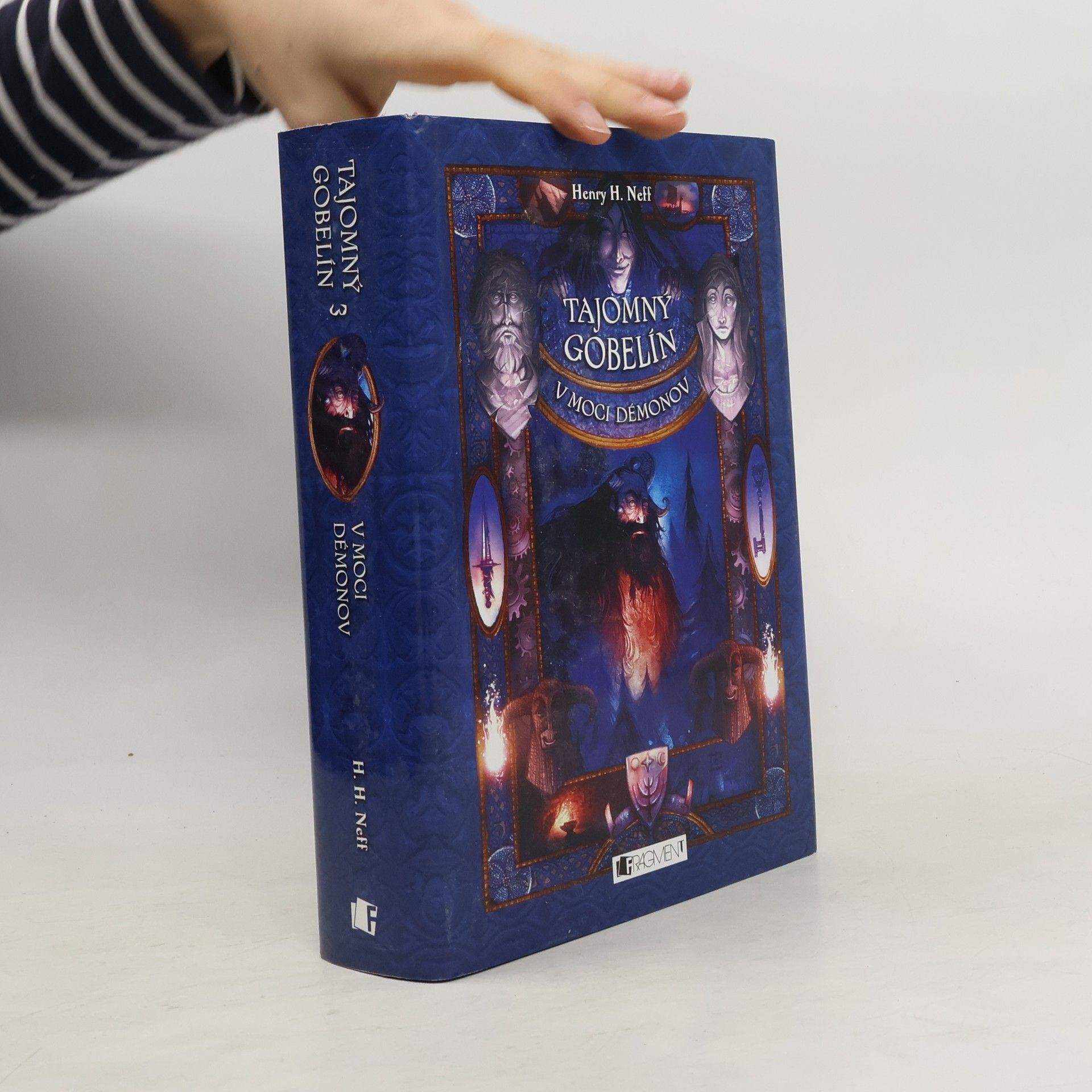 Henry H. Neff V moci démonov