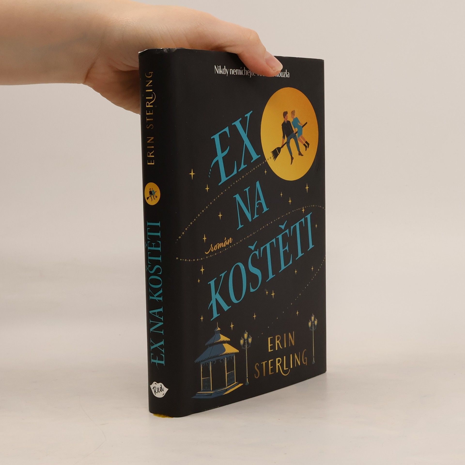 Rachel Hawkins Ex na koštěti