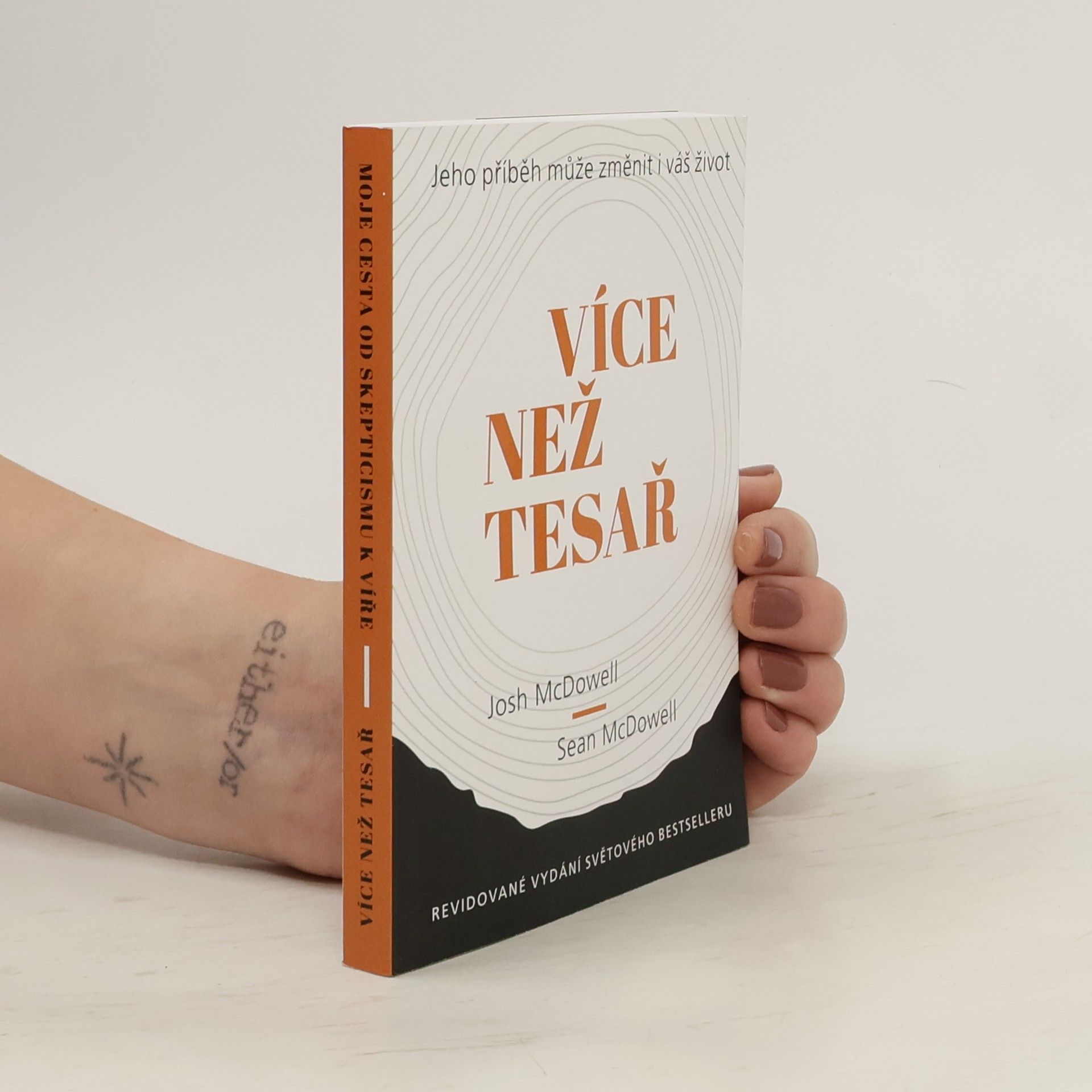 Více než tesař / Moje cesta od skepticismu k víře