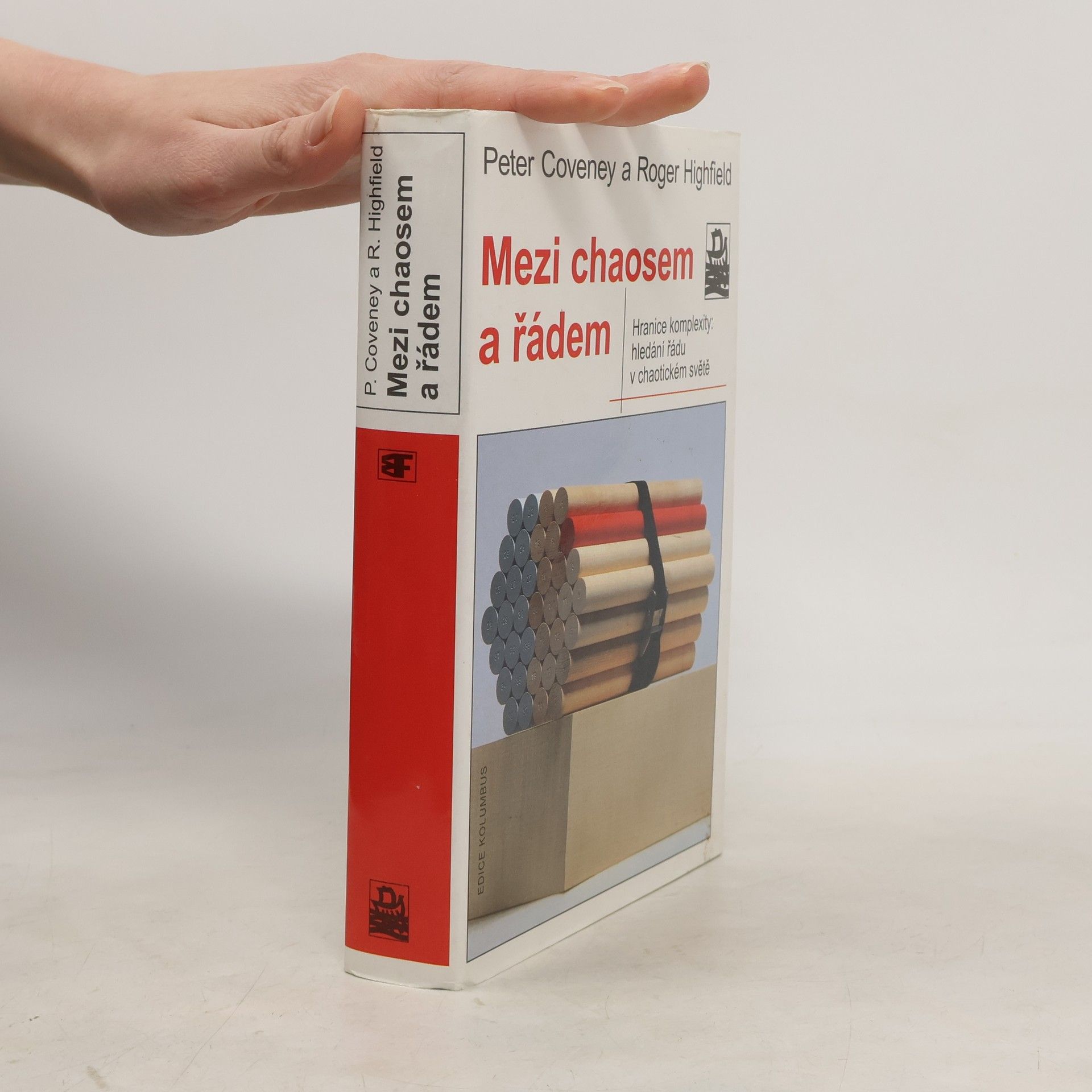 Mezi chaosem a řádem : hranice komplexity: hledání řádu v chaotickém světě