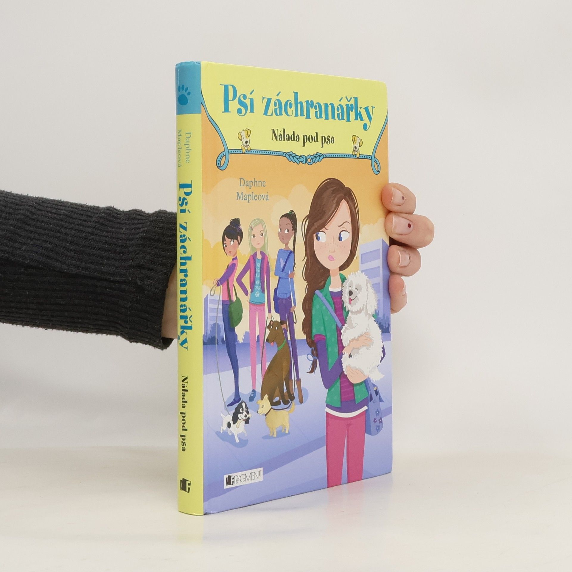 Daphne Maple Nálada pod psa