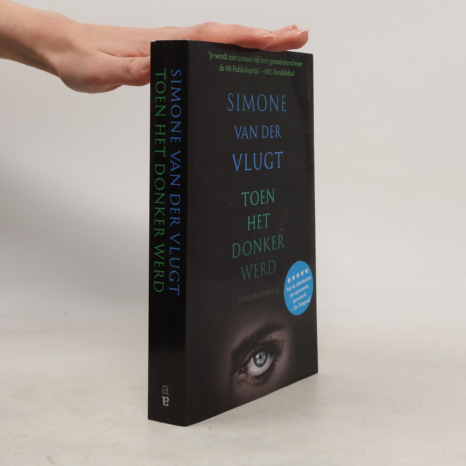 Simone van der Vlugt Toen het donker werd