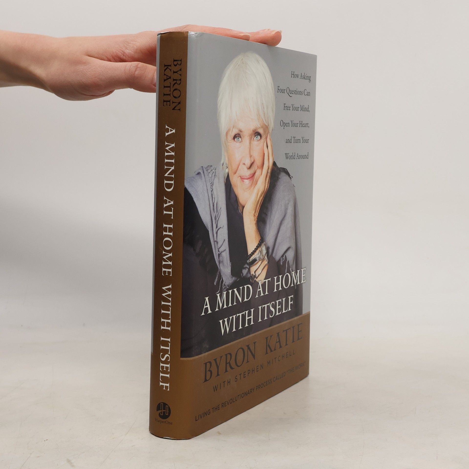 Titan Books Ltd MIND HOME W/ITSELF