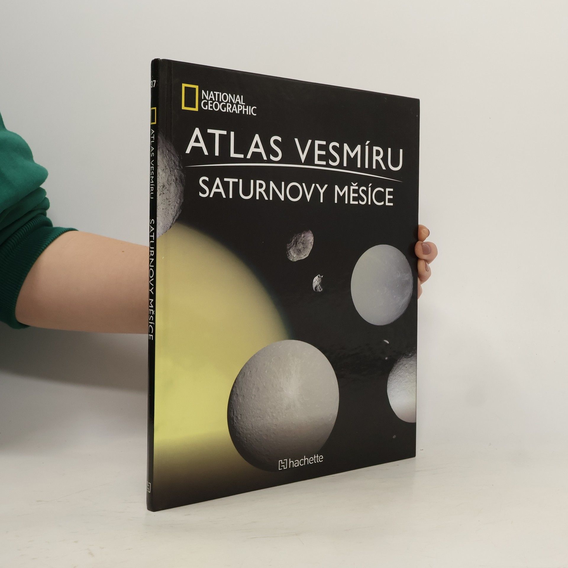 Autorenkollektiv Atlas Vesmíru 37. Saturnovy měsíce