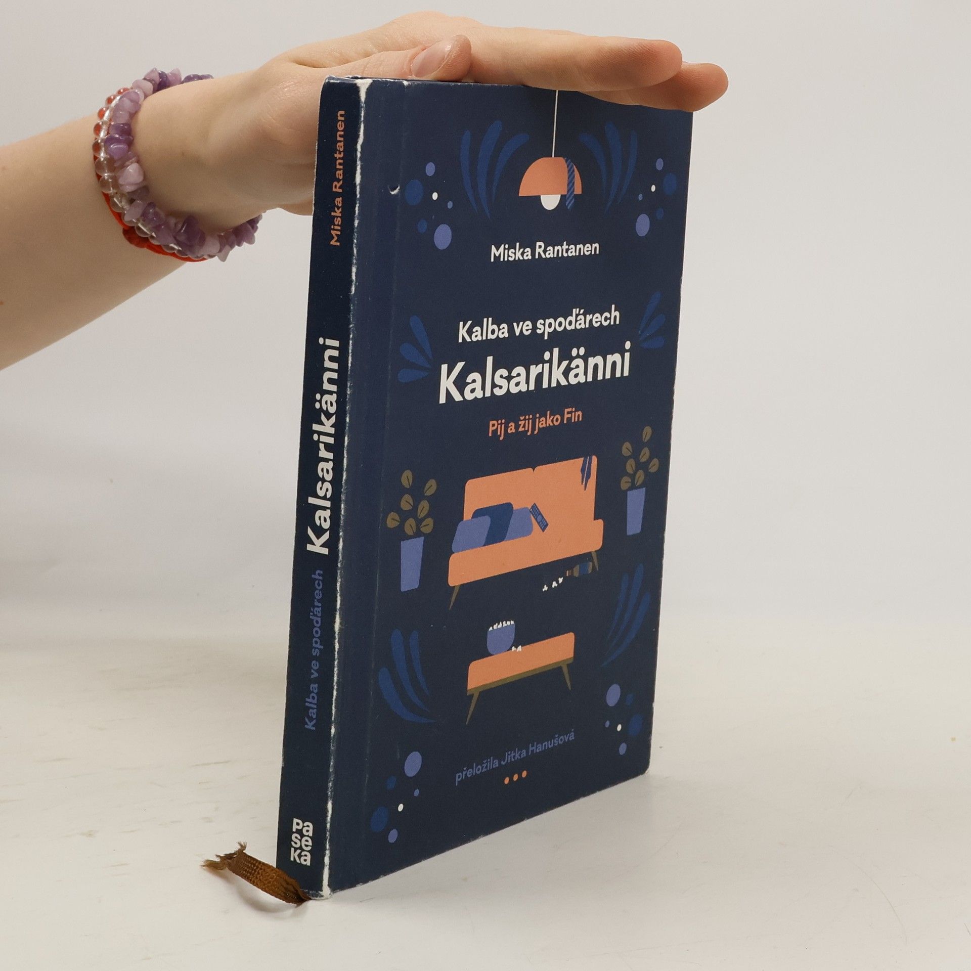 Kalba ve spoďárech: Kalsarikänni: Pij a žij jako Fin