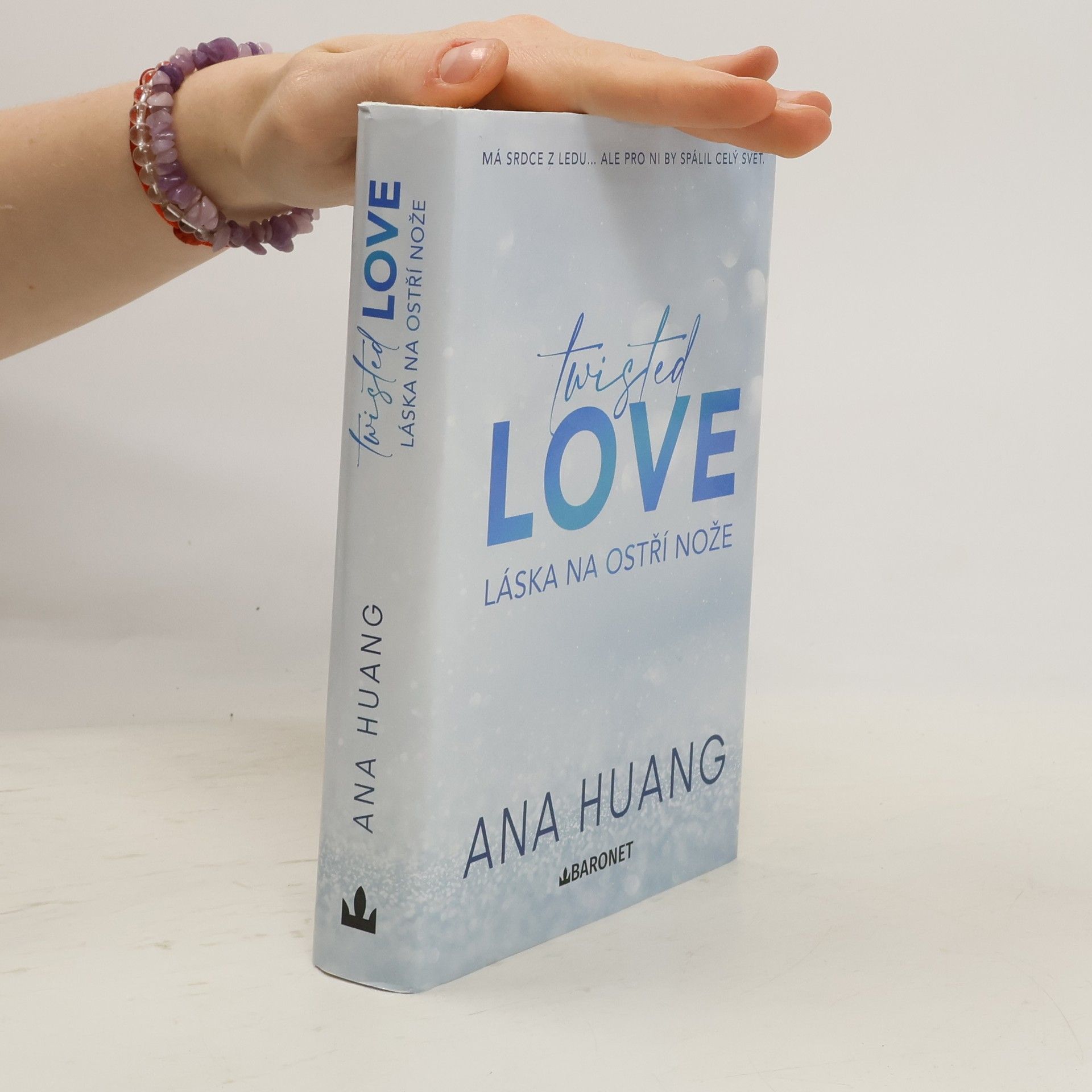 Ana Huang Twisted love. Láska na ostří nože