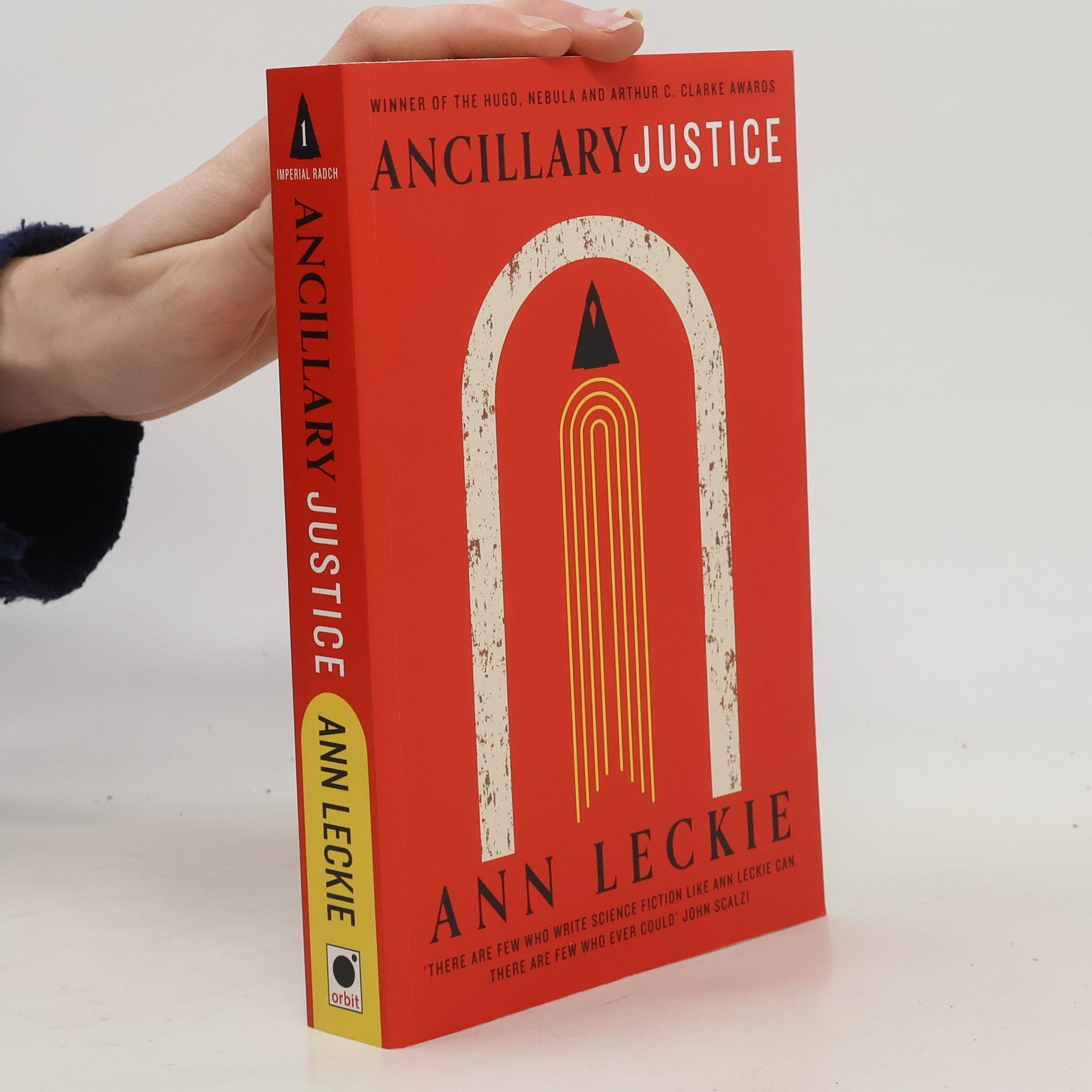 Ann Leckie Ancillary Justice