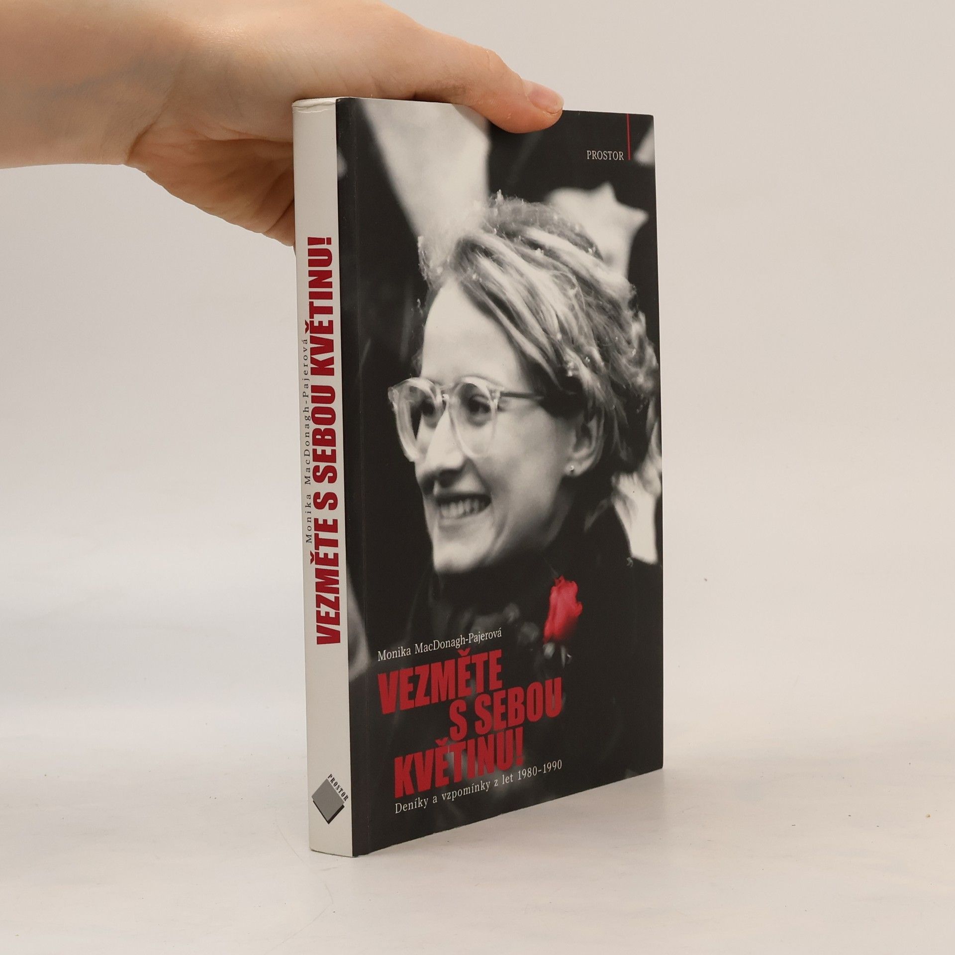 Monika Pajerová Vězměte s sebou květinu!