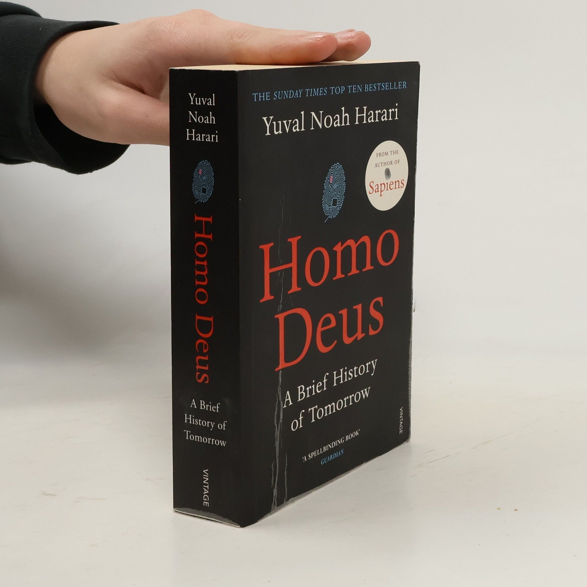 Yuval Noah Harari Homo Deus. A Brief History of Tomorrow