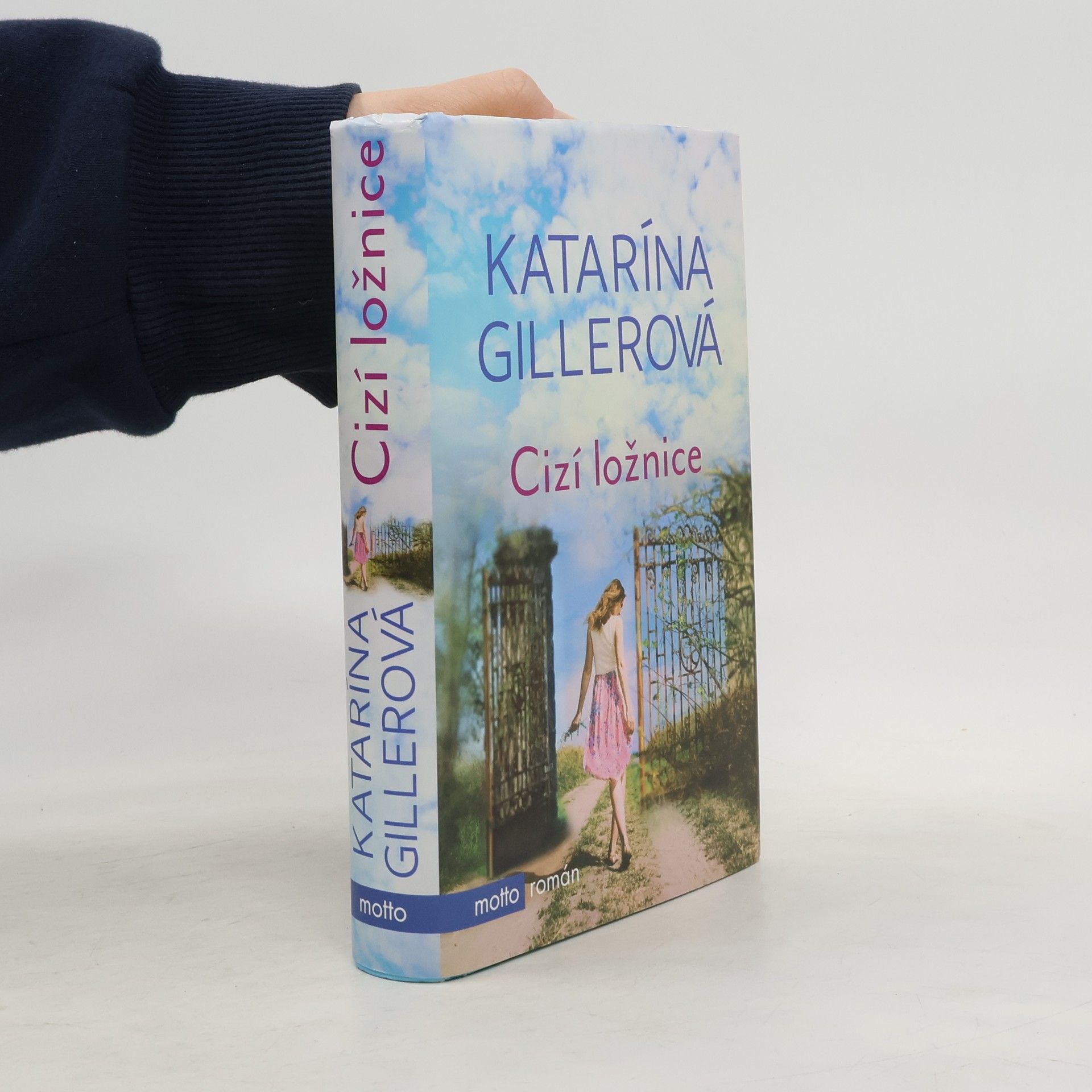 Katarína Gillerová Cizí ložnice