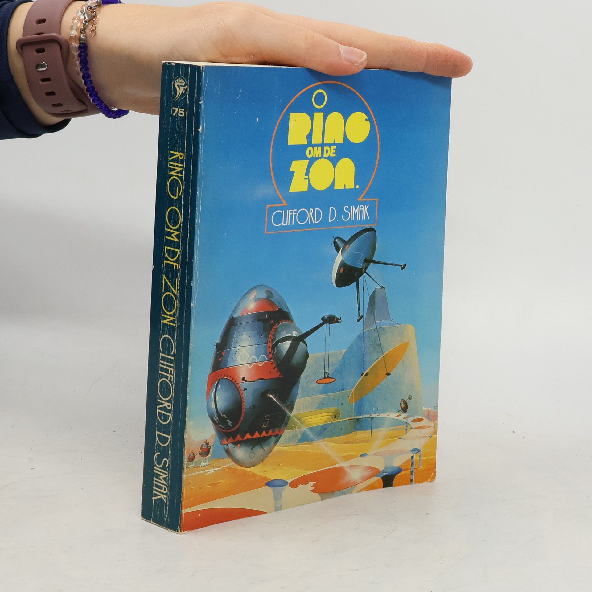 Clifford D. Simak Ring om de zon