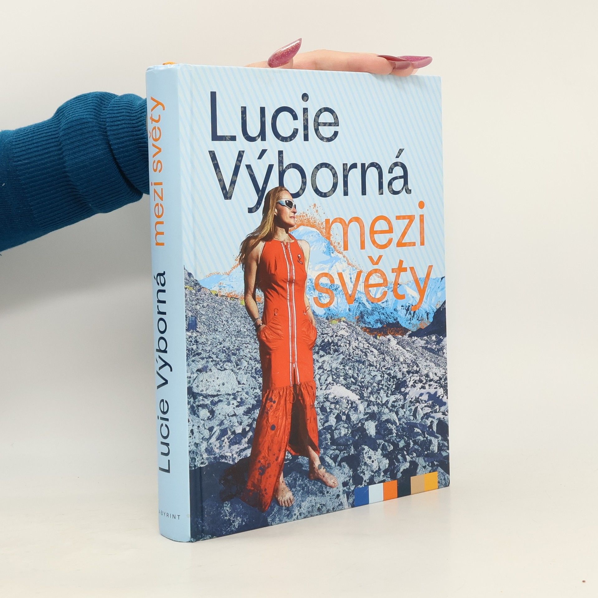 Lucie Výborná Mezi světy