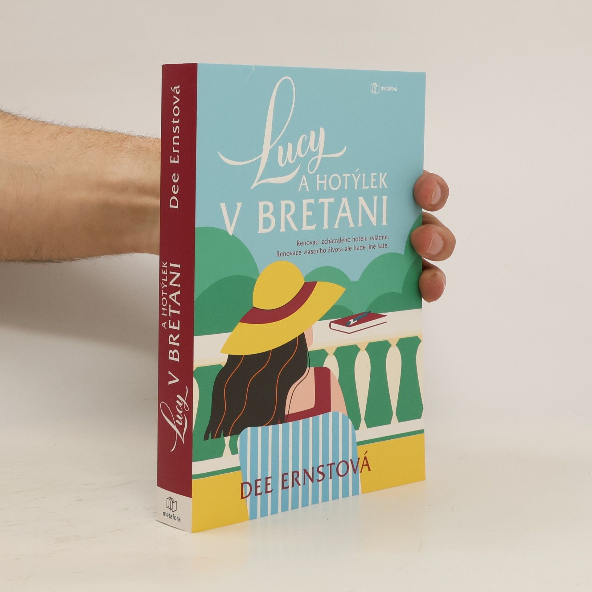 Dee Ernst Lucy a hotýlek v Bretani