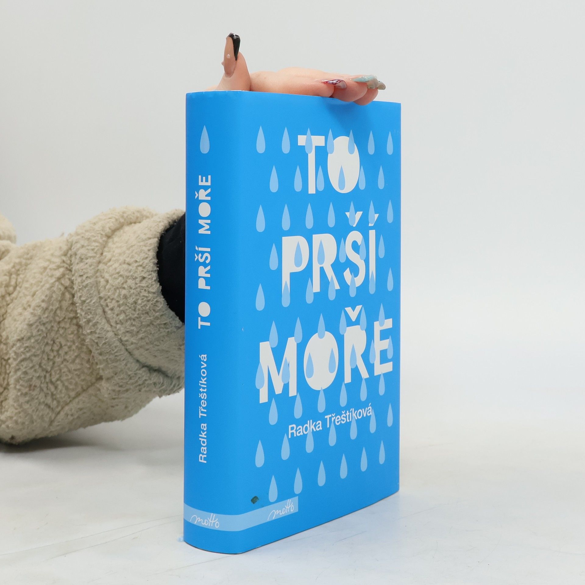 Radka Třeštíková To prší moře