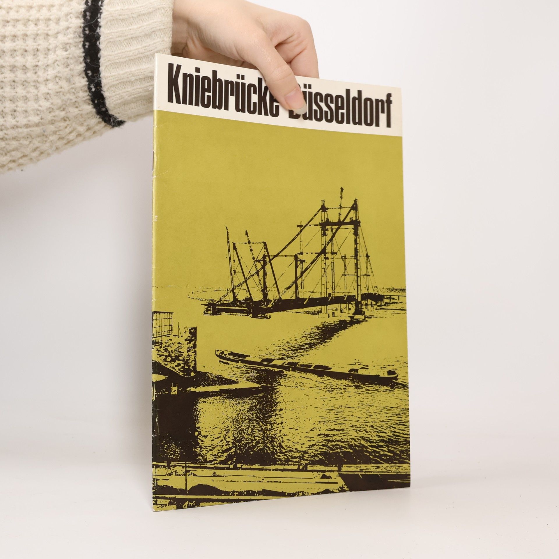 Autorenkollektiv Kniebrücke Düsseldorf