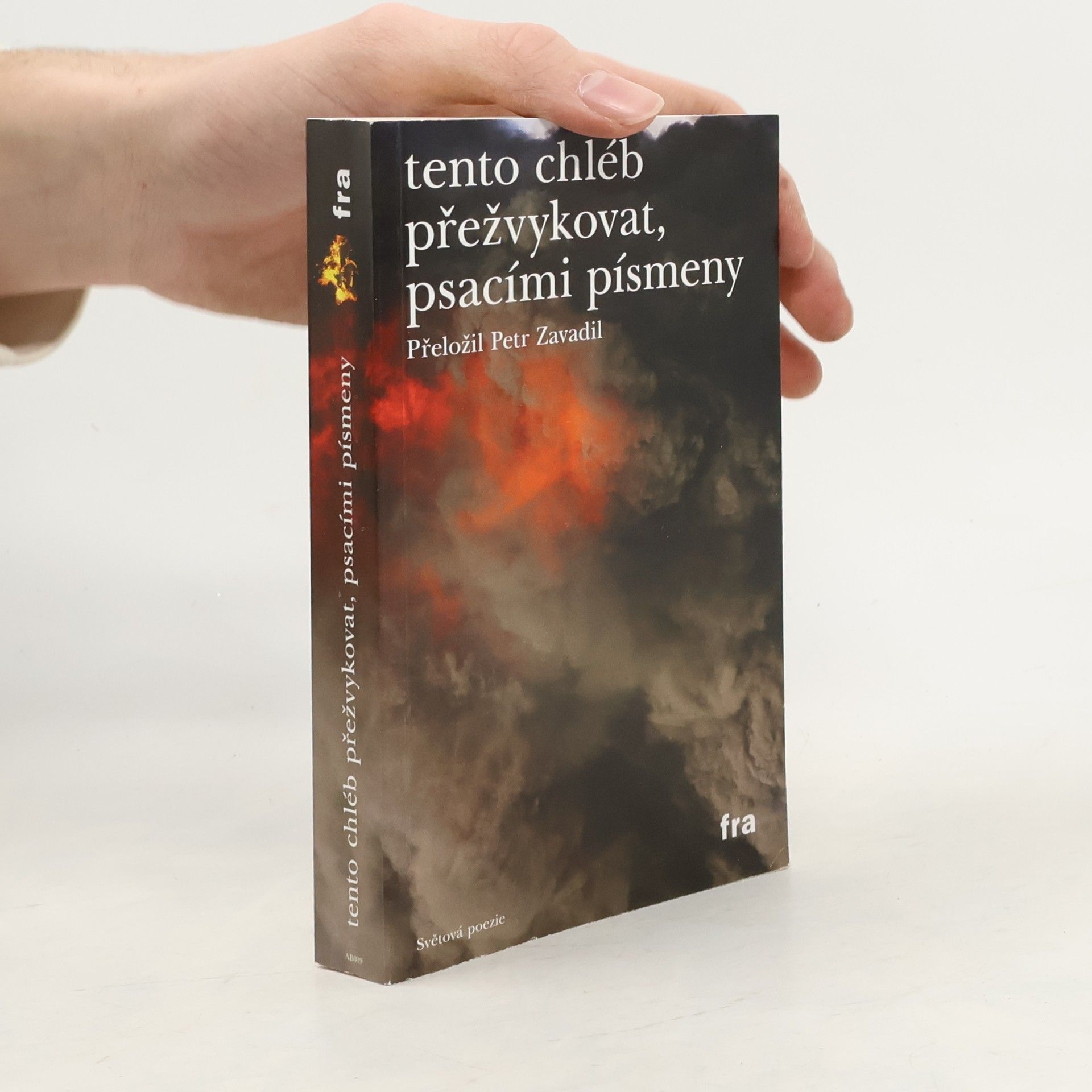 Ernesto Carrión Tento chléb přežvykovat, psacími písmeny