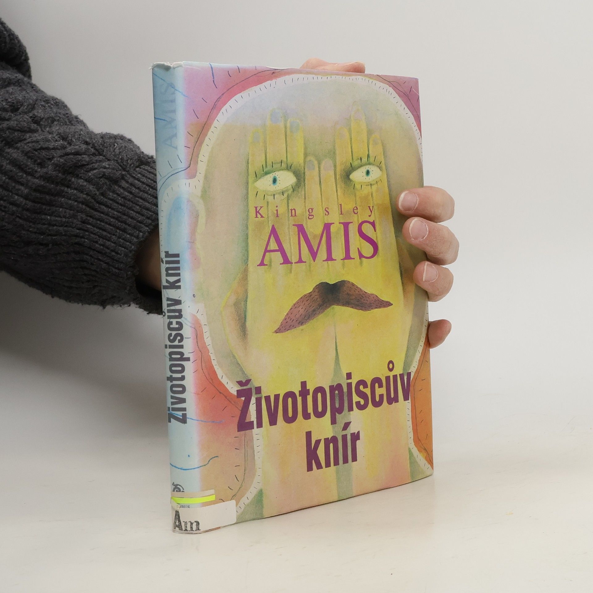 Kingsley Amis Životopiscův knír