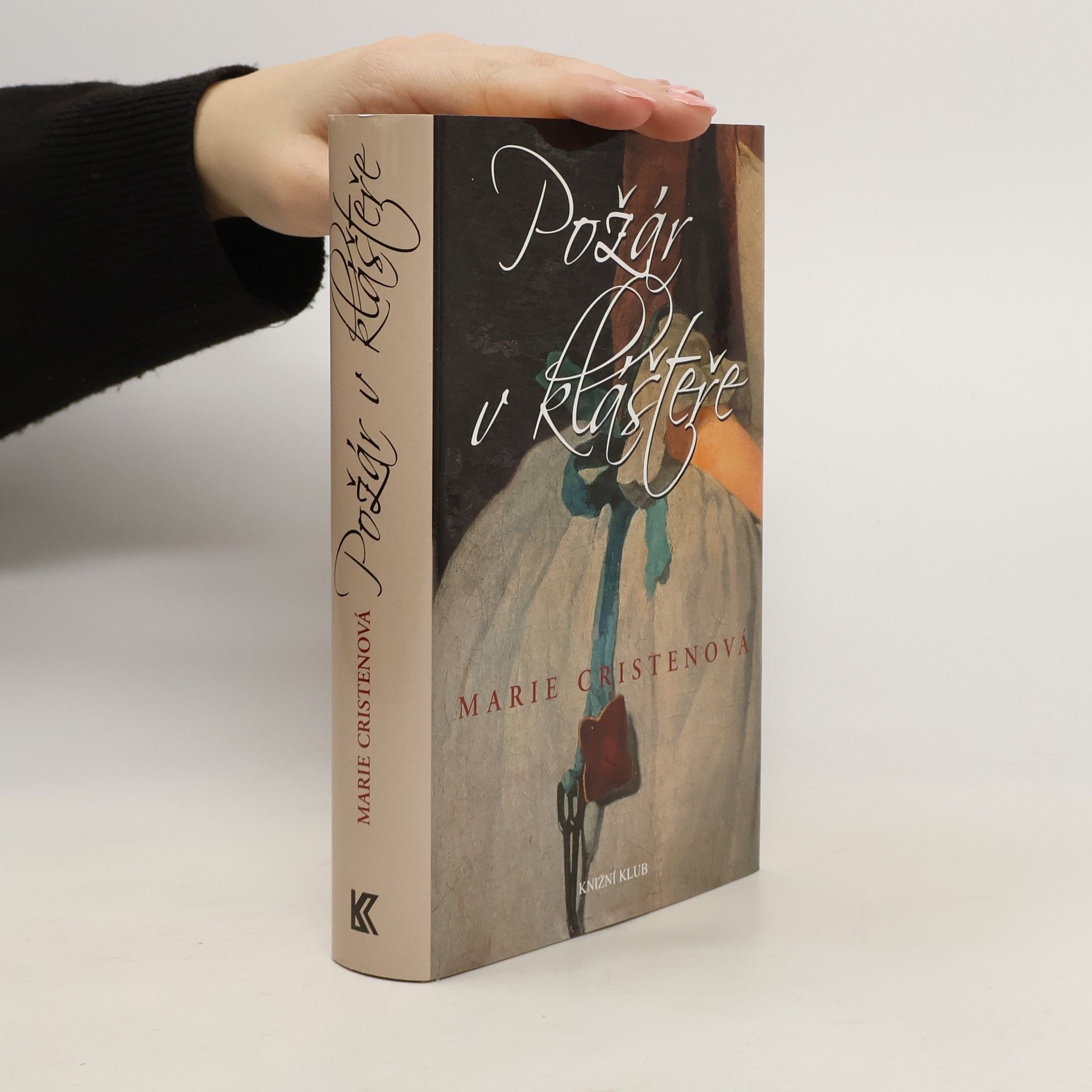 Marie Cristen Požár v klášteře