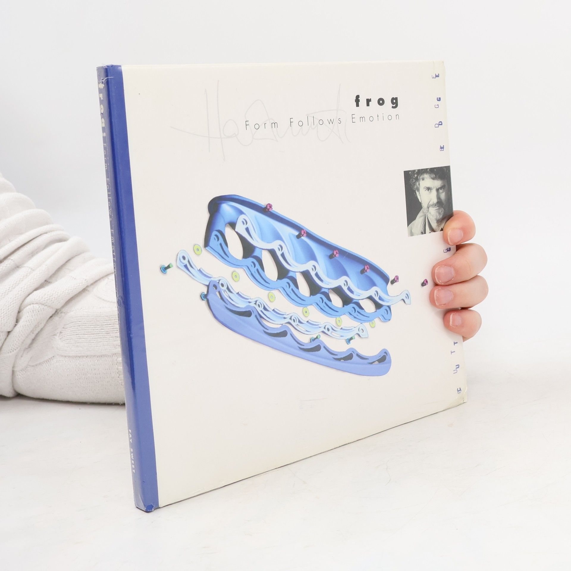 Frog. Form Follows Emotion