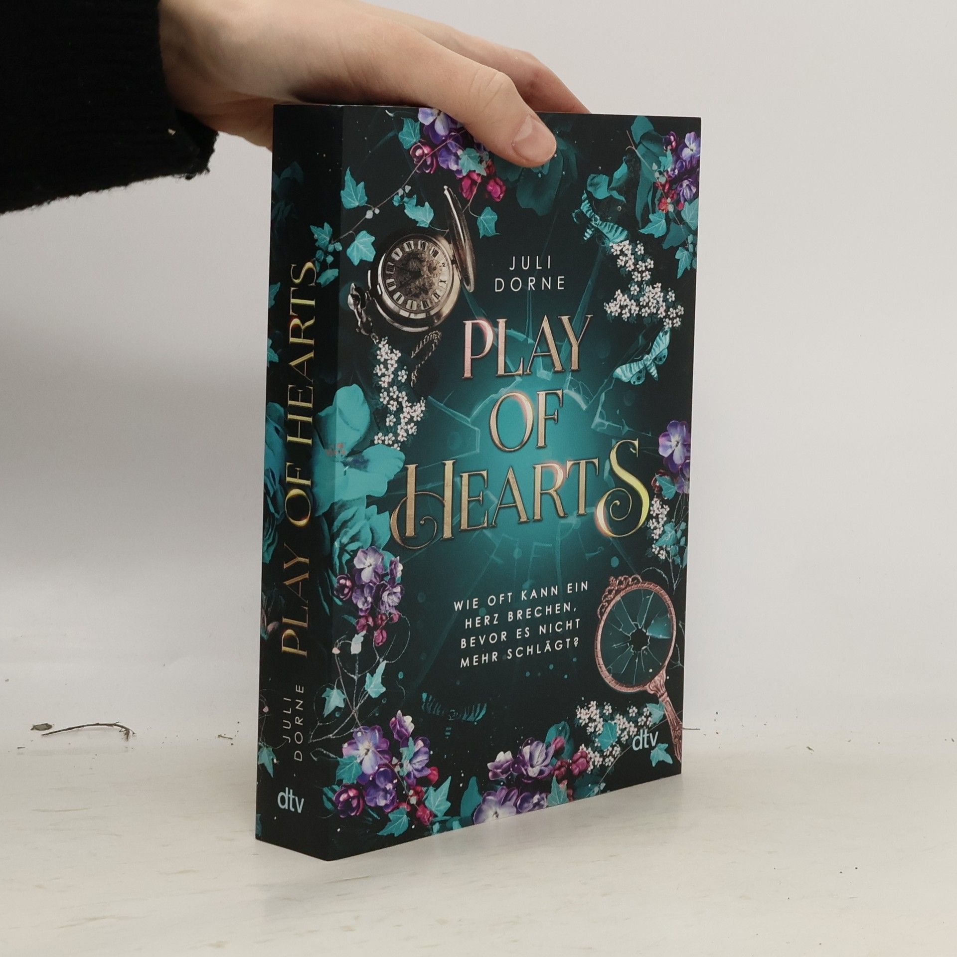 Juli Dorne Play of Hearts