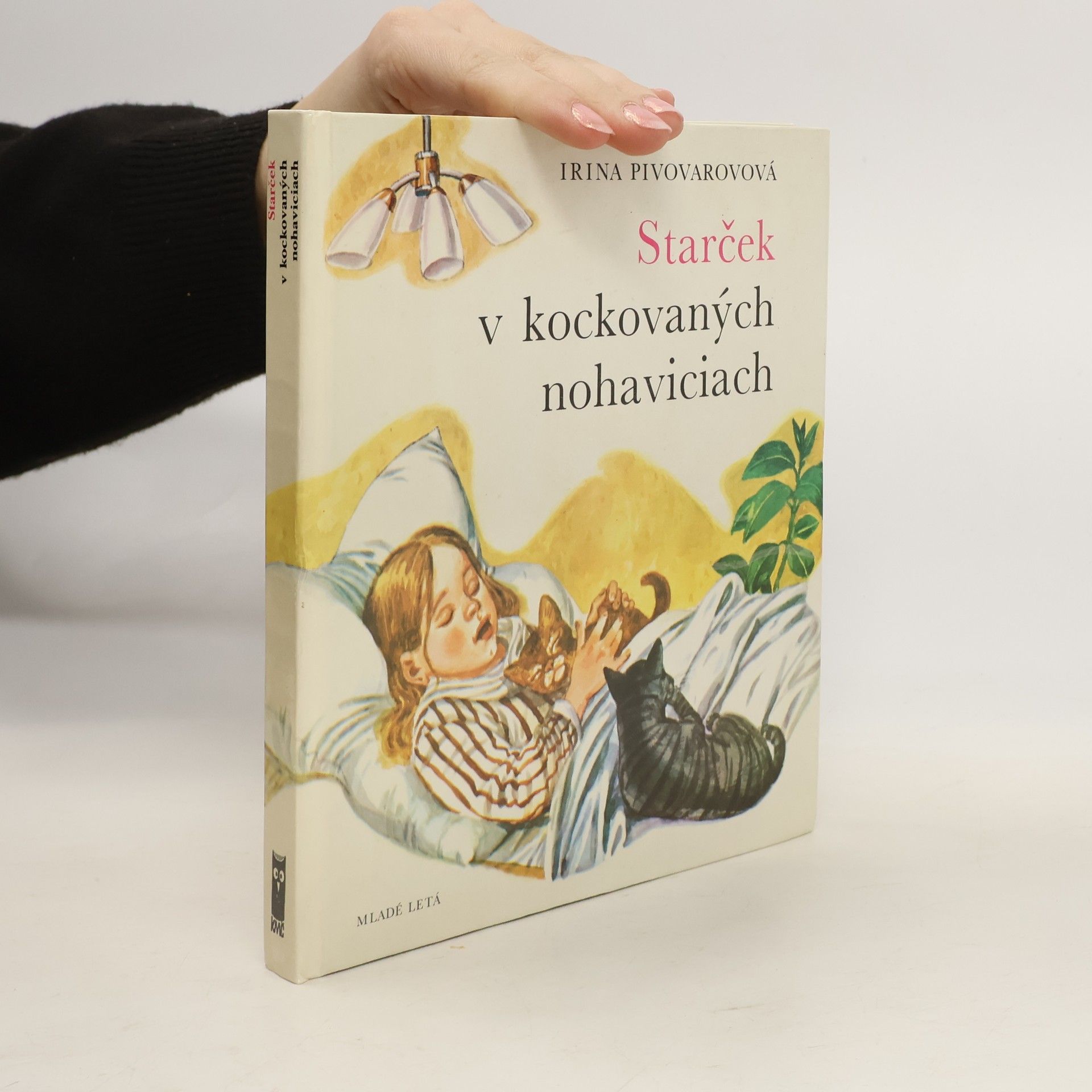 Irina Pivovarova Starček v kockovaných nohaviciach