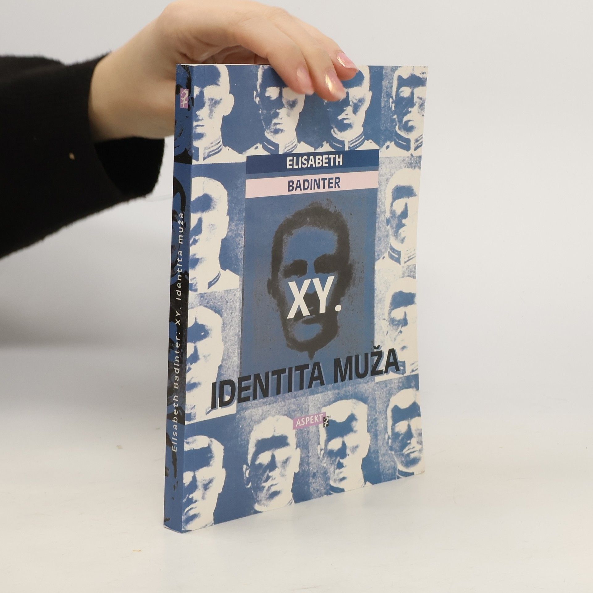 Élisabeth Badinter Identita muža