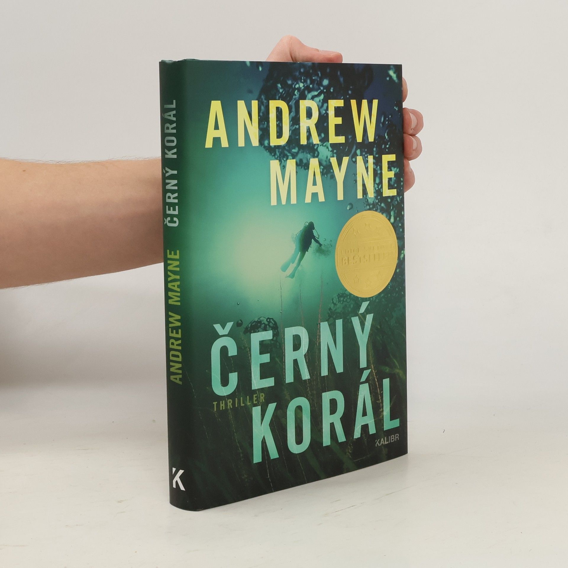 Andrew Mayne Černý korál