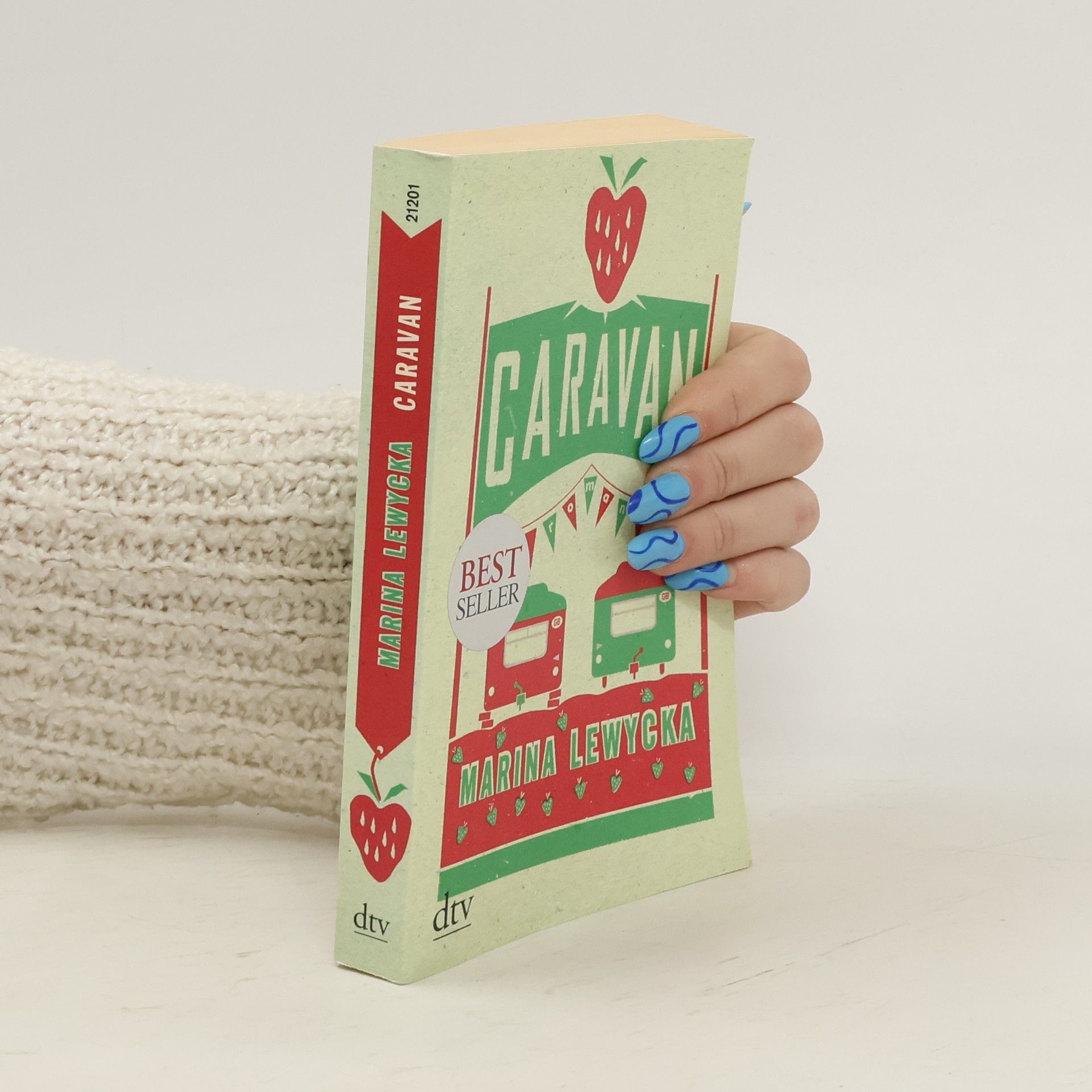 Marina Lewycká Caravan