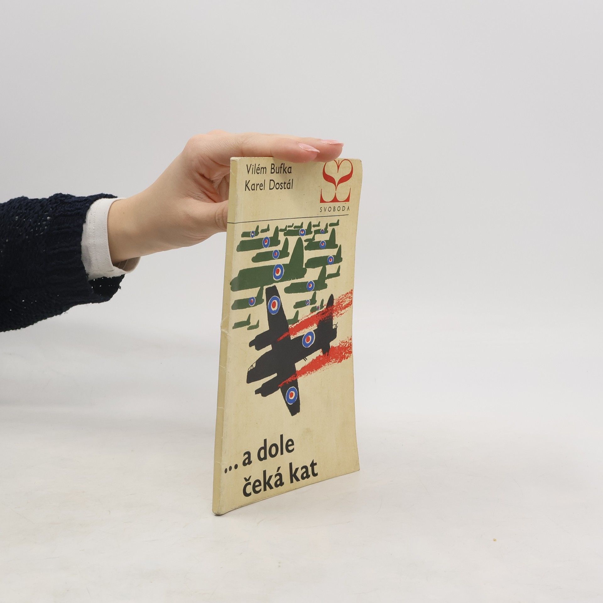 ... a dole čeká kat