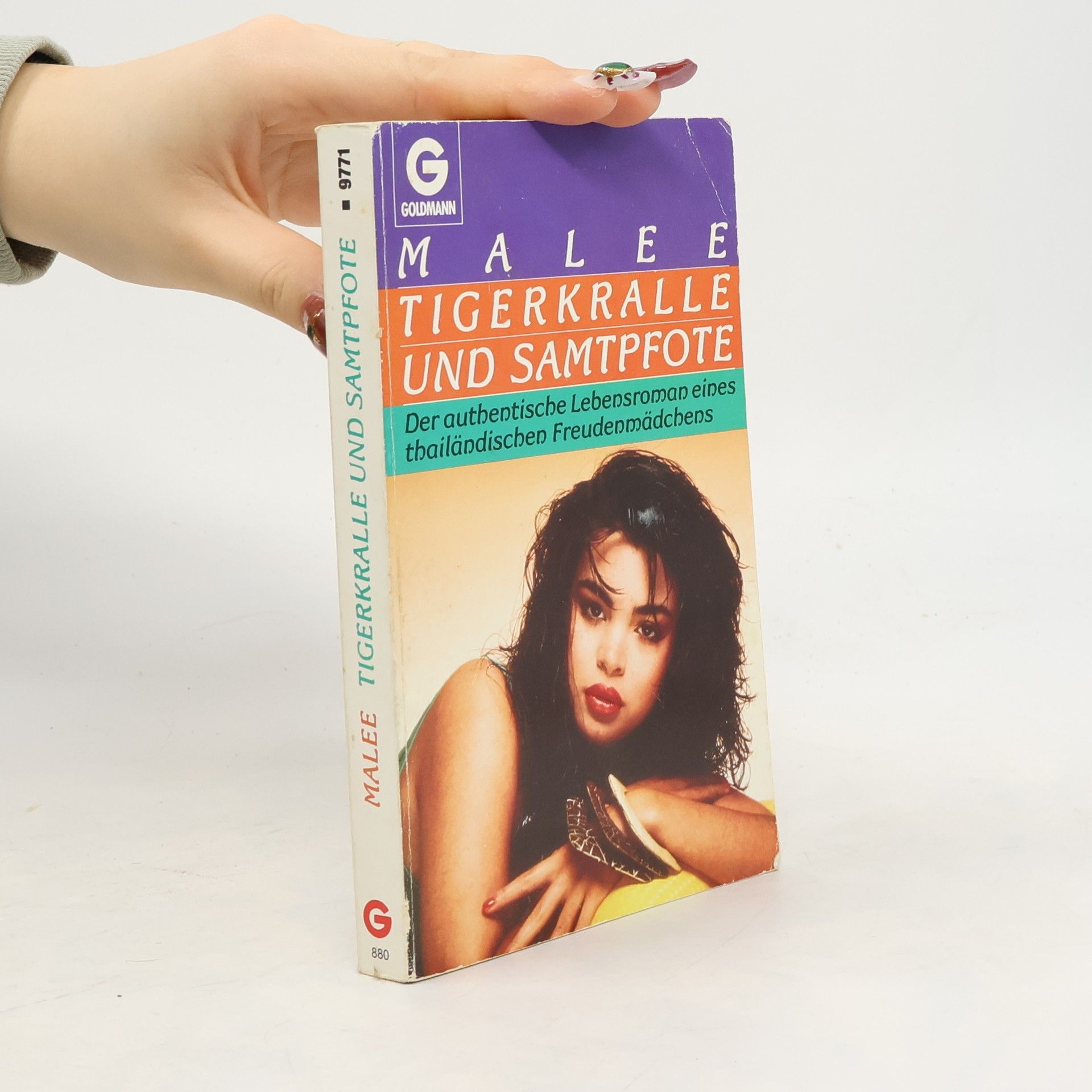 Malee Tigerkralle und Samtpfote