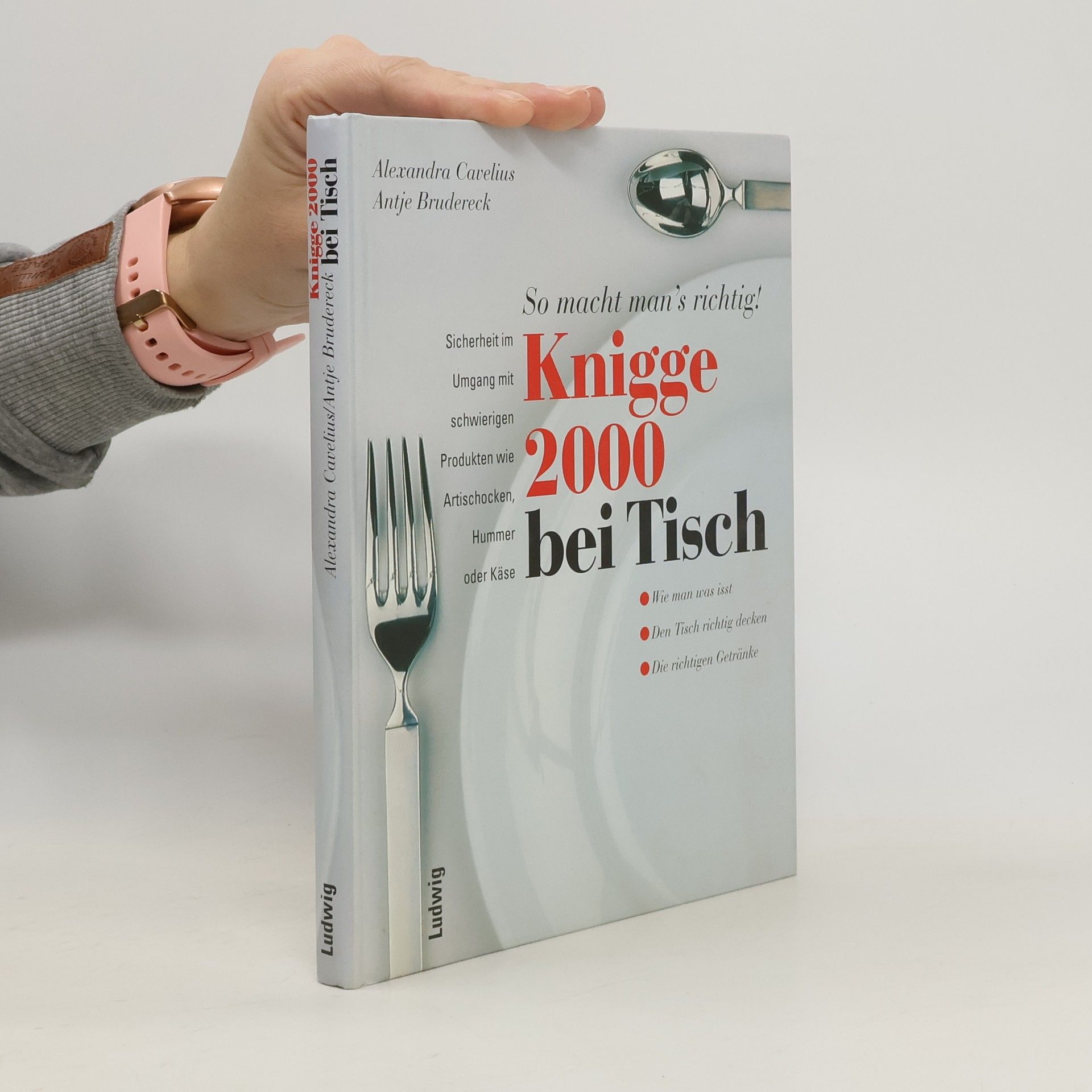 Alexandra Cavelius Knigge 2000 bei Tisch