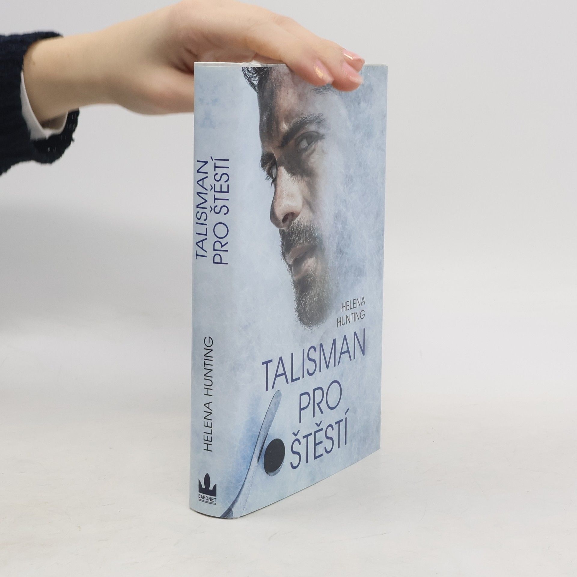 Helena Hunting Talisman pro štěstí