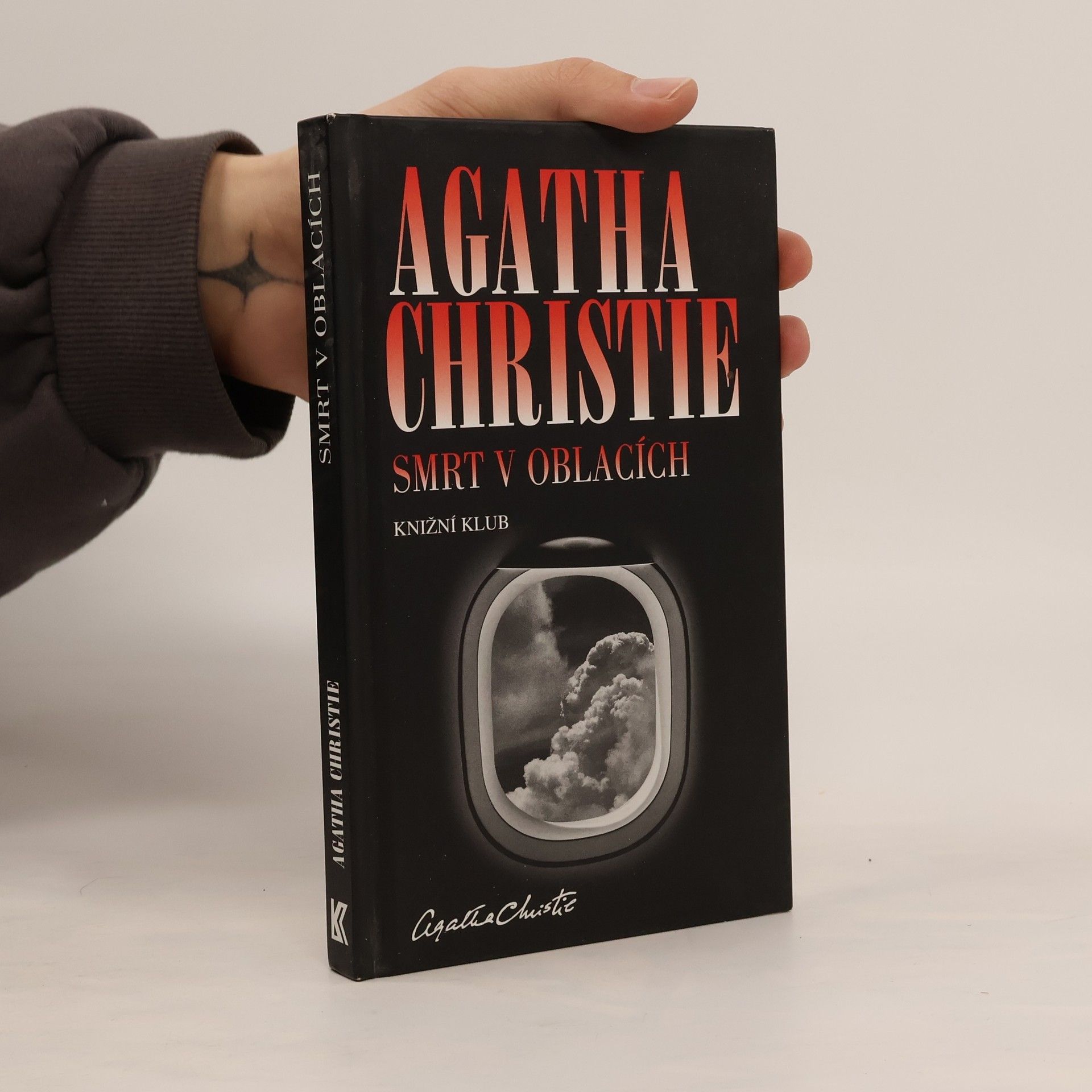 Agatha Christie Smrt v oblacích