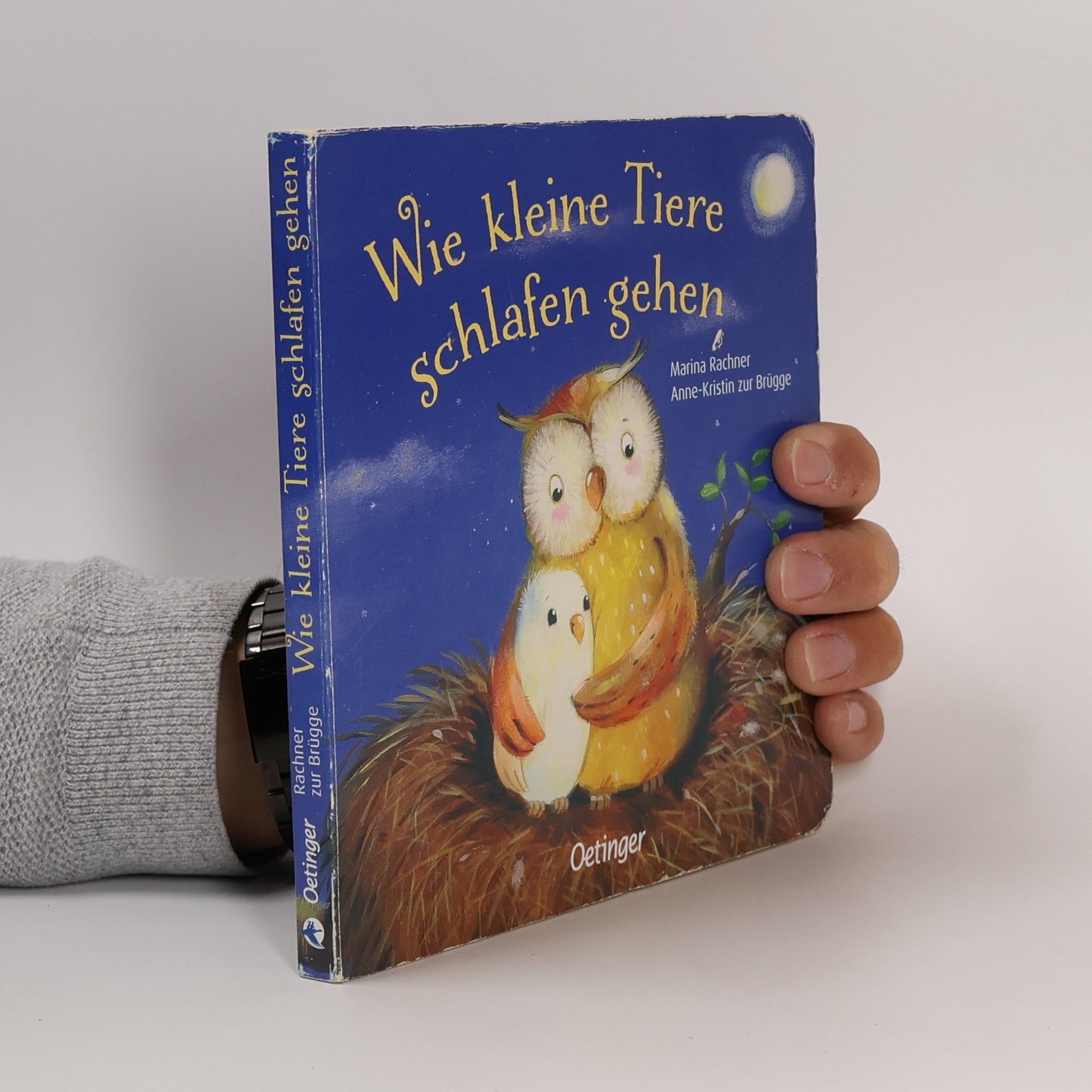 Wie kleine Tiere schlafen gehen