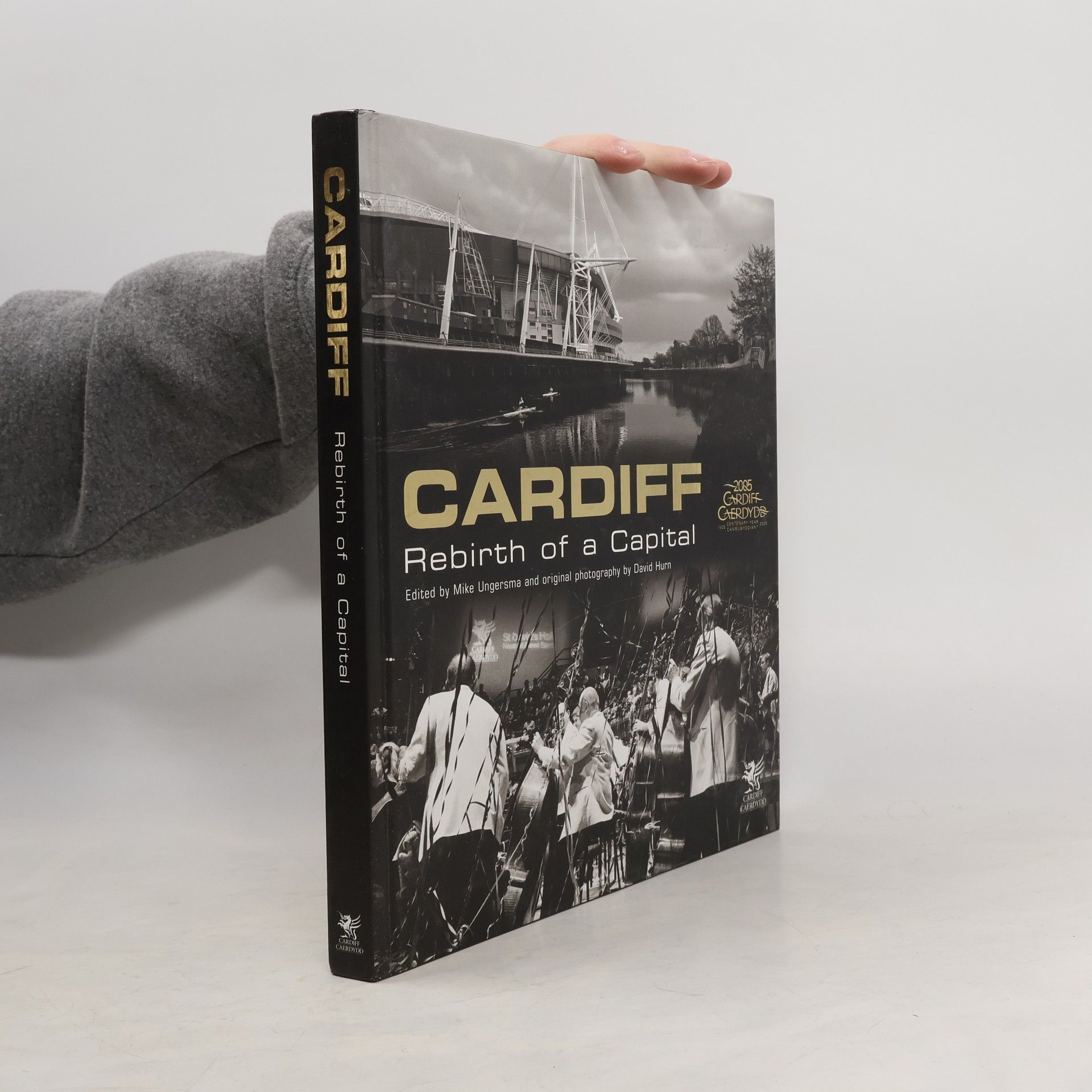 Cardiff (Wales). County Council Cardiff. Rebirth of a Capital