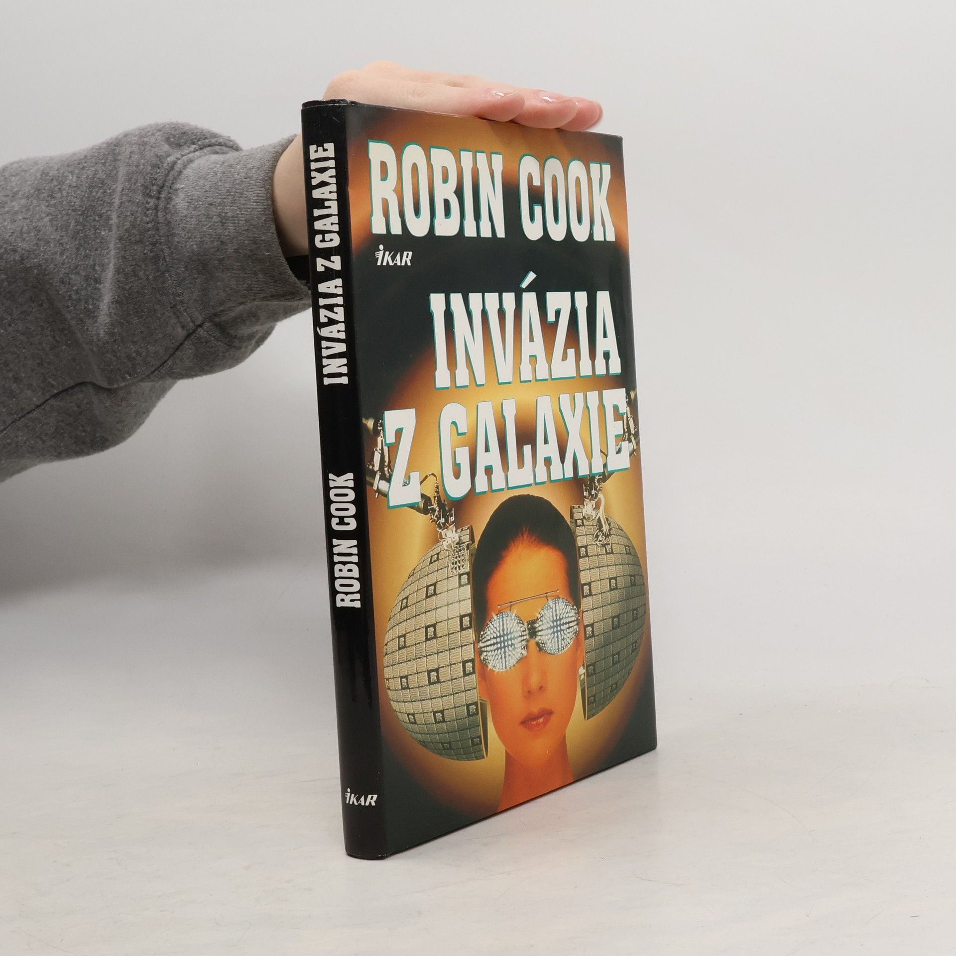 Robin Cook Invázia z galaxie