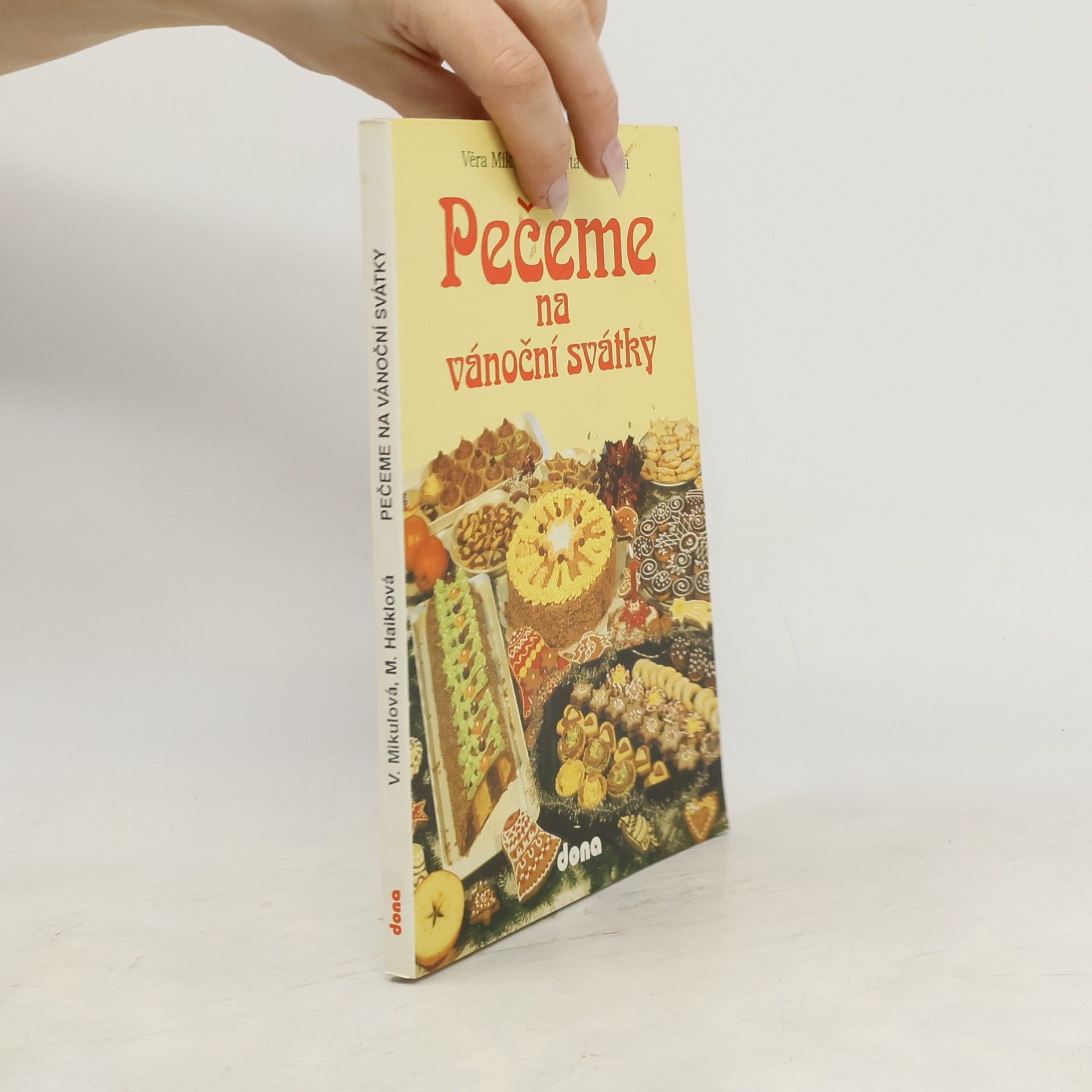 Pečeme na vánoční svátky