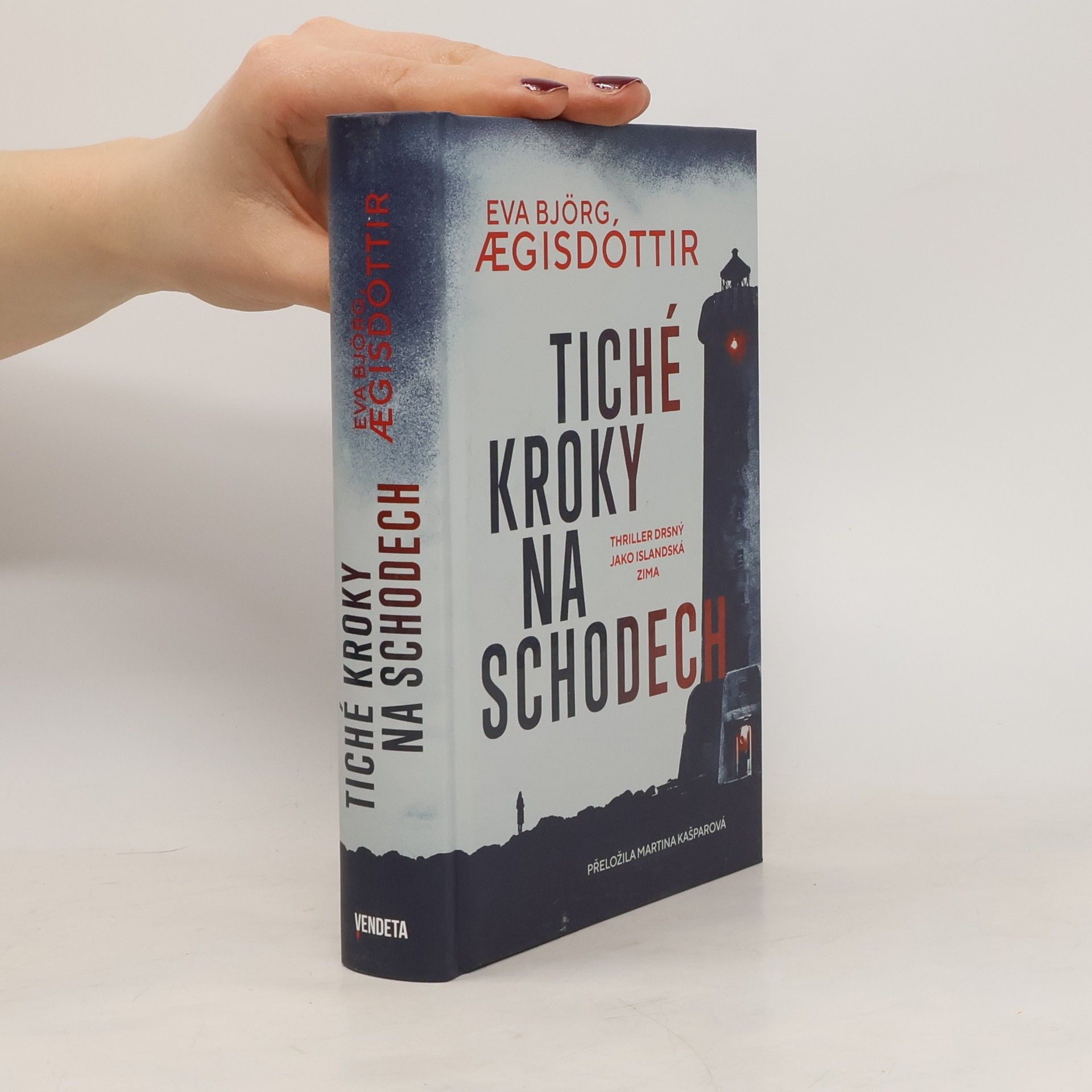 Eva Bjorg Ægisdóttir Tiché kroky na schodech