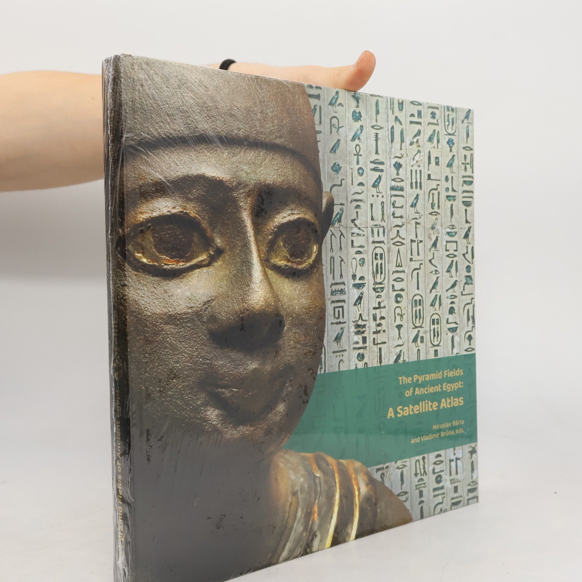 Collectif d'auteurs The pyramid fields of ancient Egypt : a satellite atlas