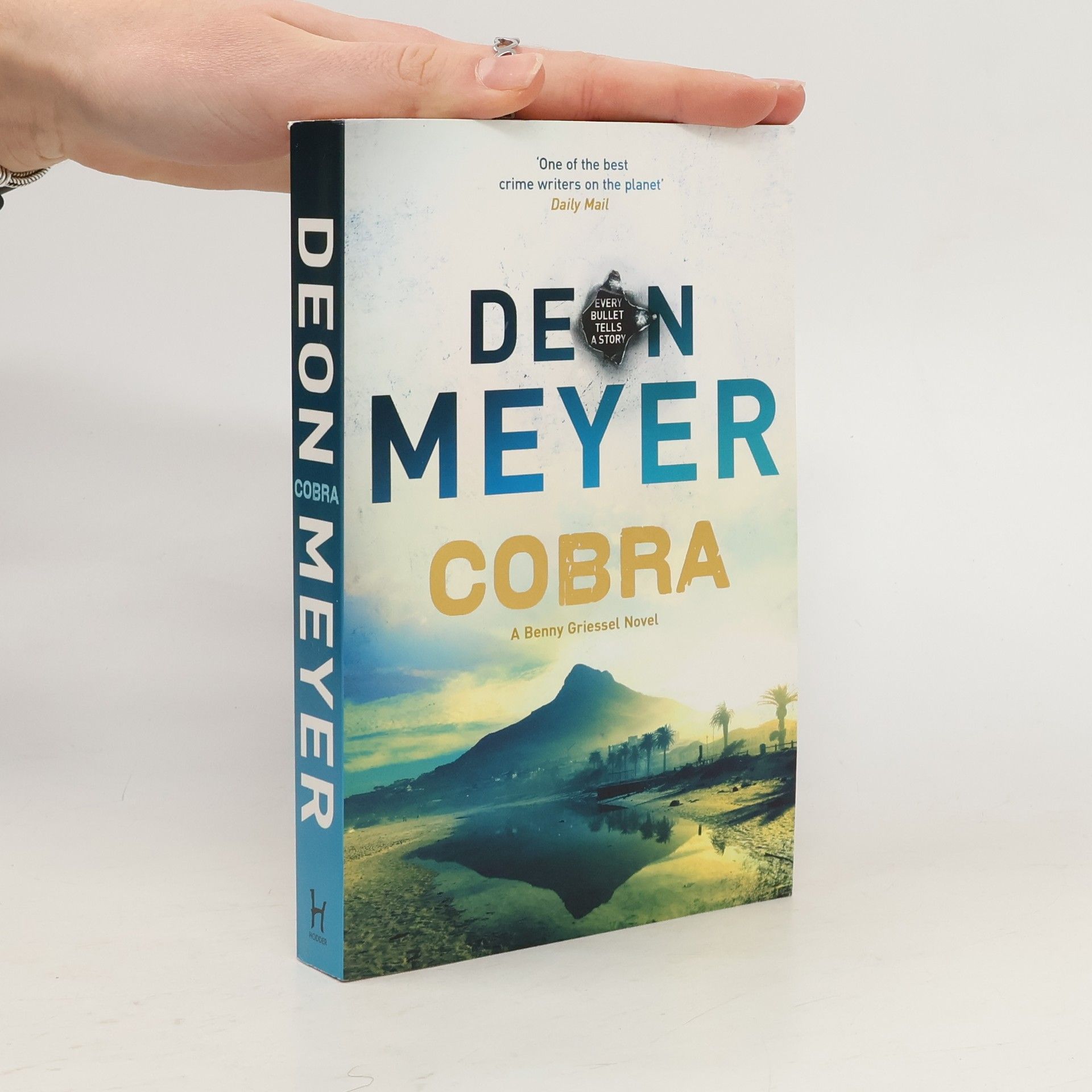 Deon Meyer Cobra, English edition