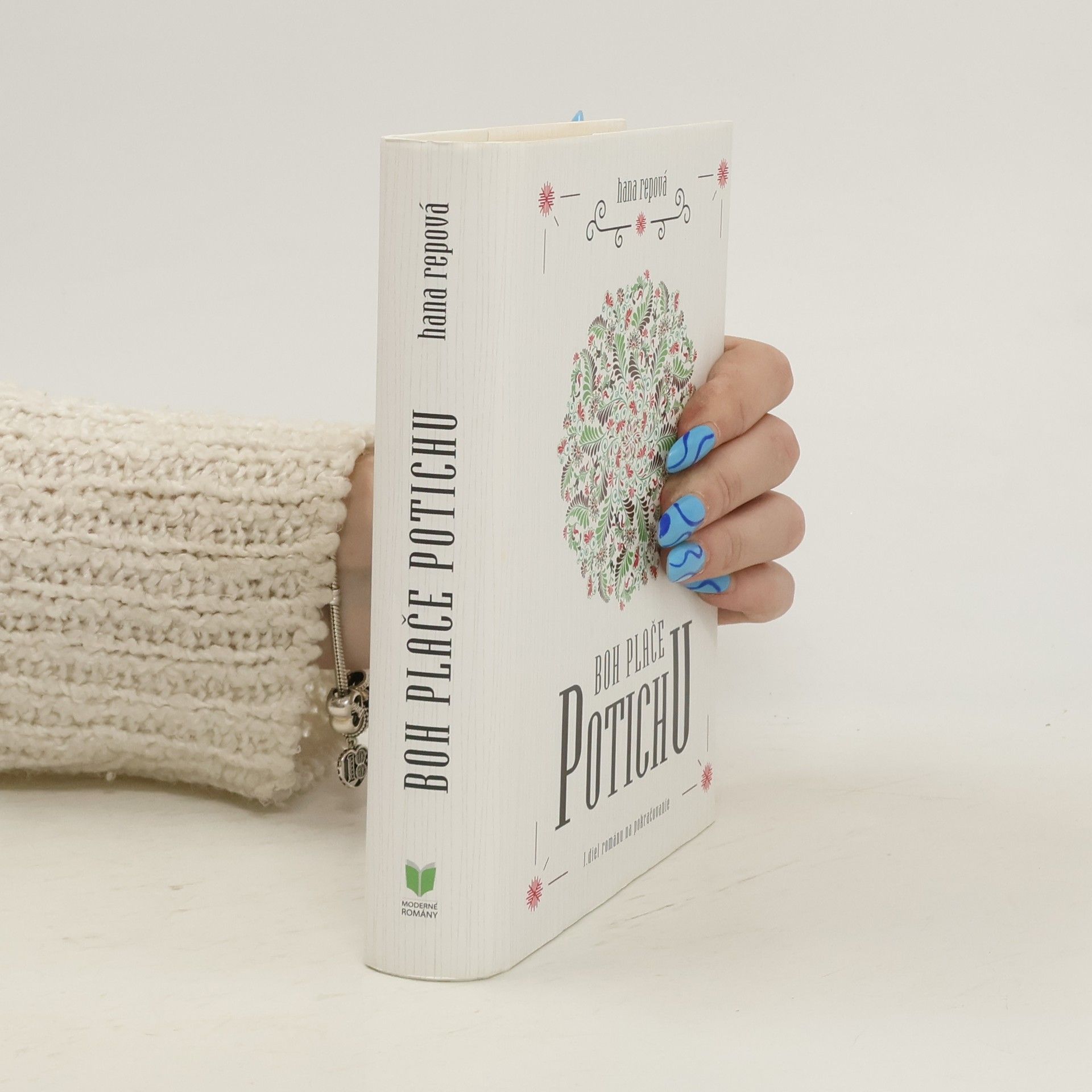 Hana Repova Boh pláče potichu