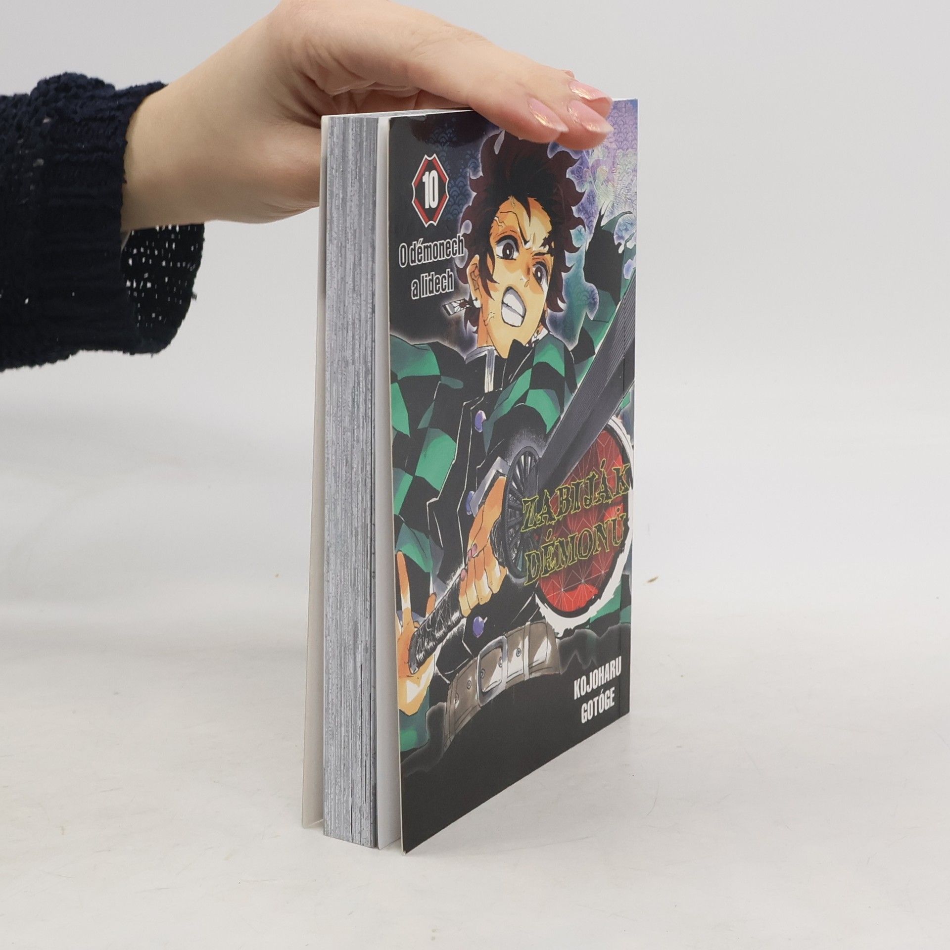 Koyoharu Gotoge Zabiják démonů 10: O démonech a lidech