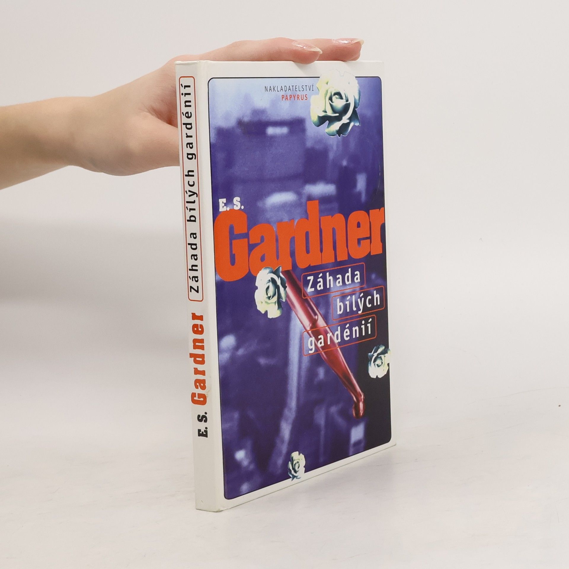 Záhada bílých gardénií