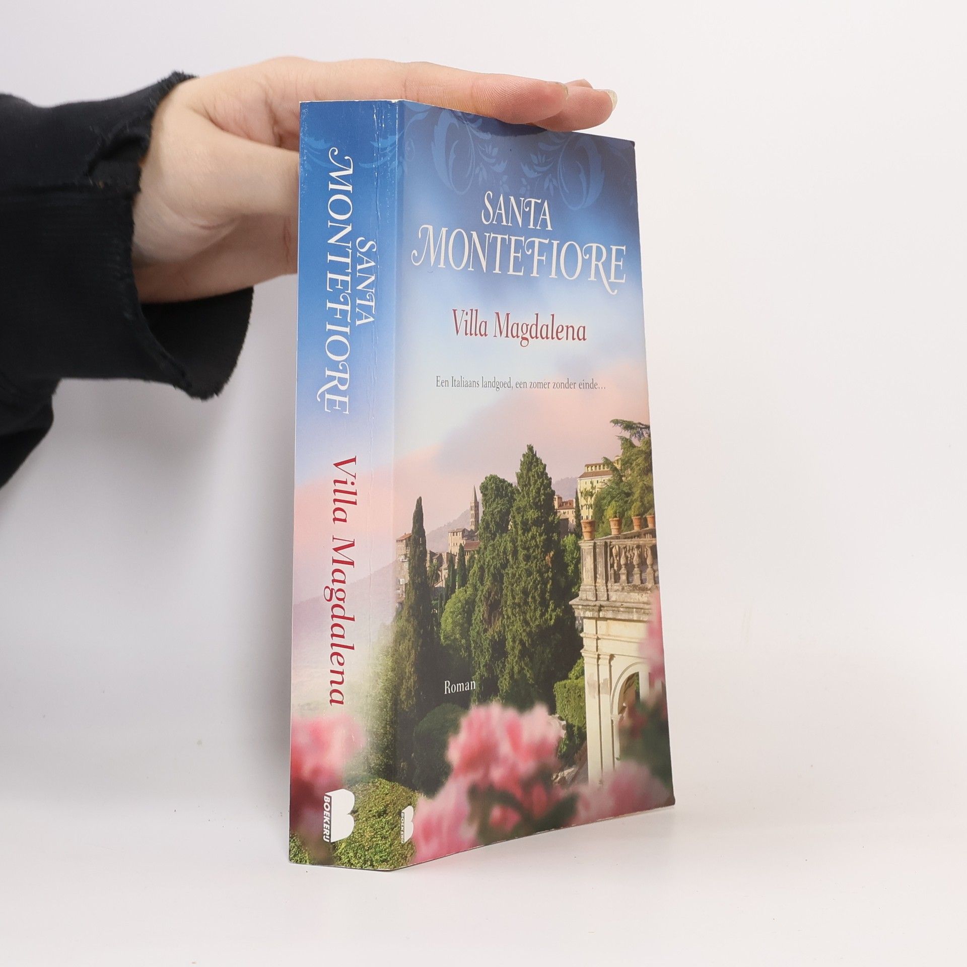 Santa Montefiore Villa Magdalena