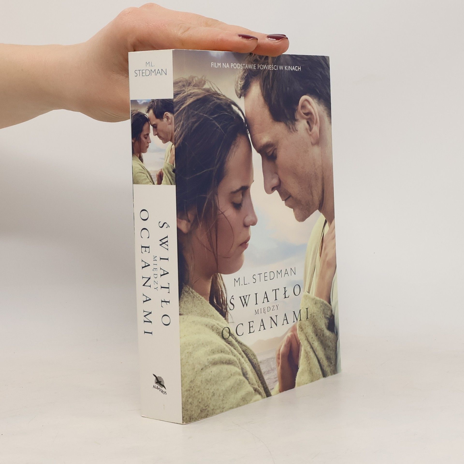 Światło między oceanami