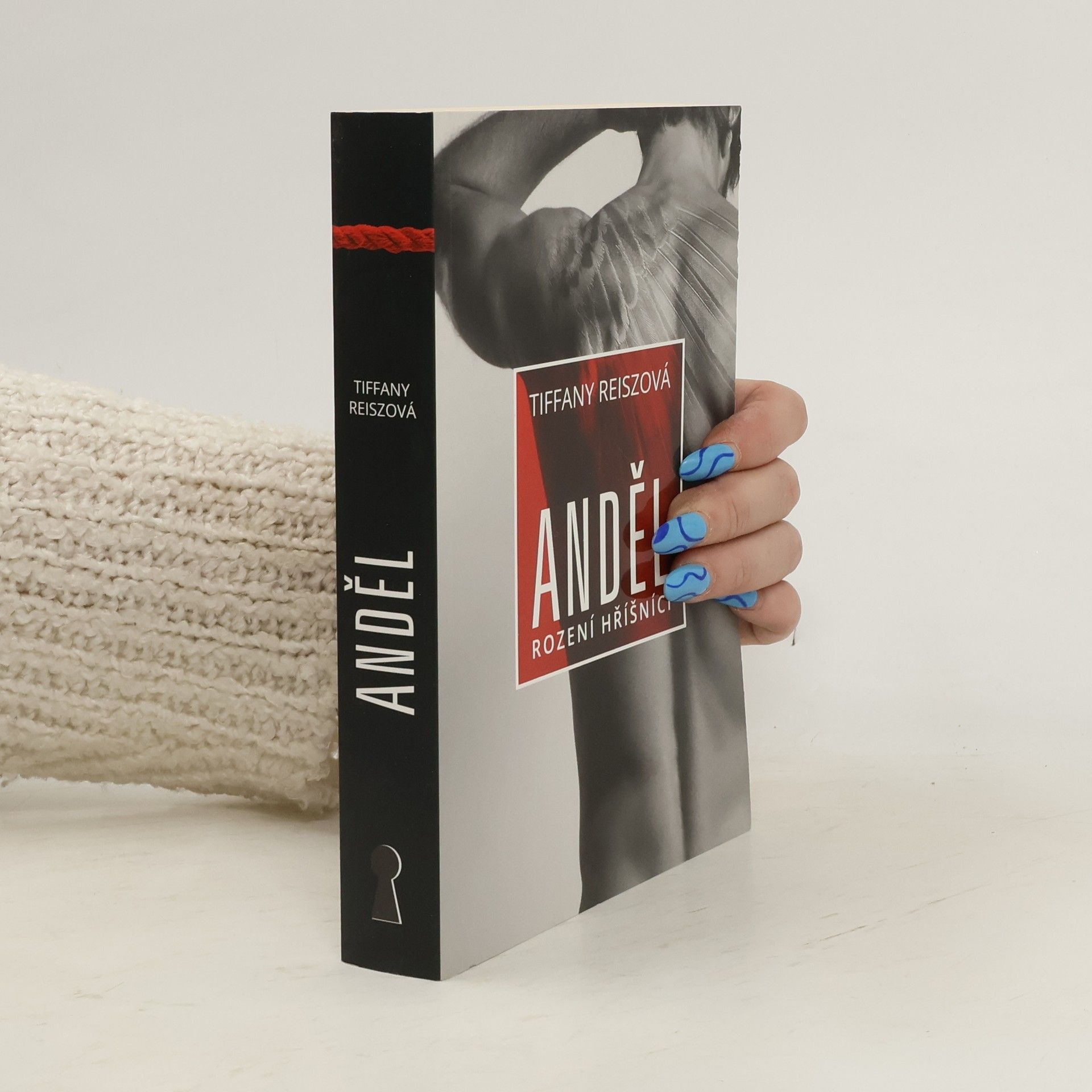 Tiffany Reisz Anděl