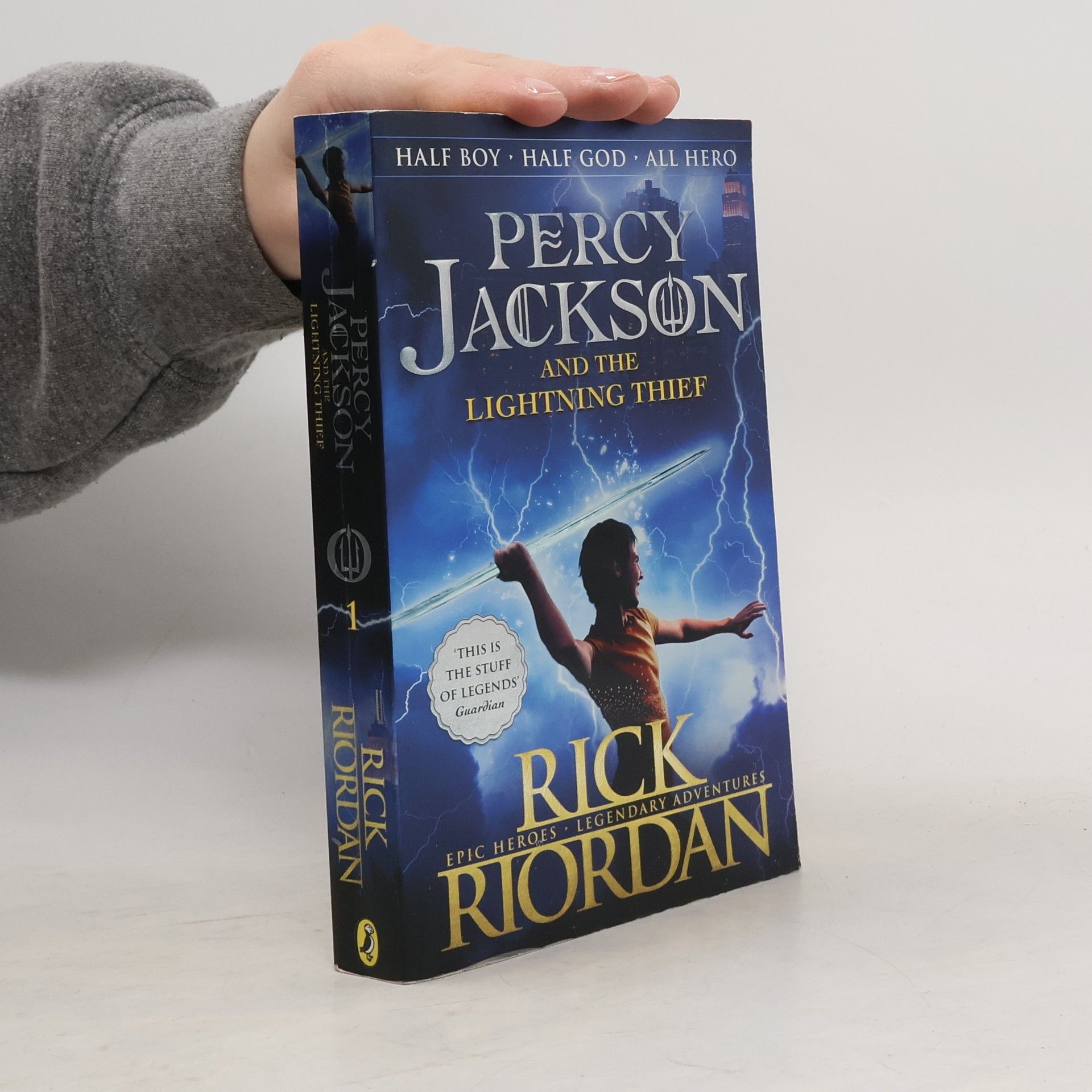 Rick Riordan Percy Jackson and the lightning thief