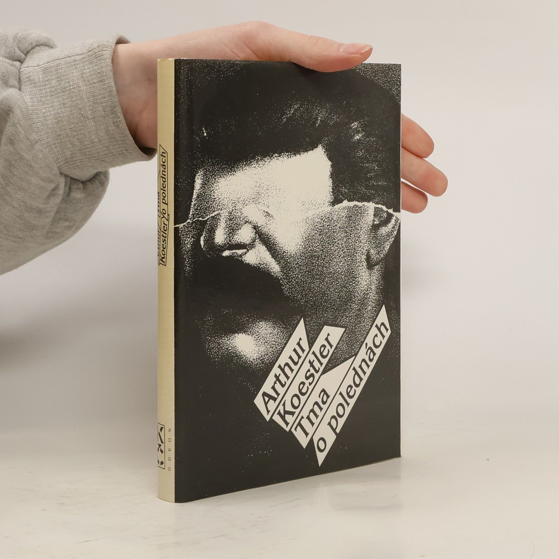 Arthur Koestler Tma o polednách