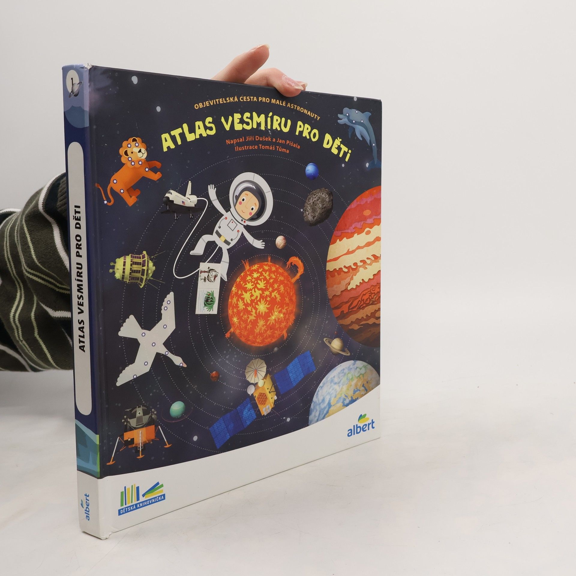 Atlas vesmíru pro děti: Objevitelská cesta pro malé astronauty