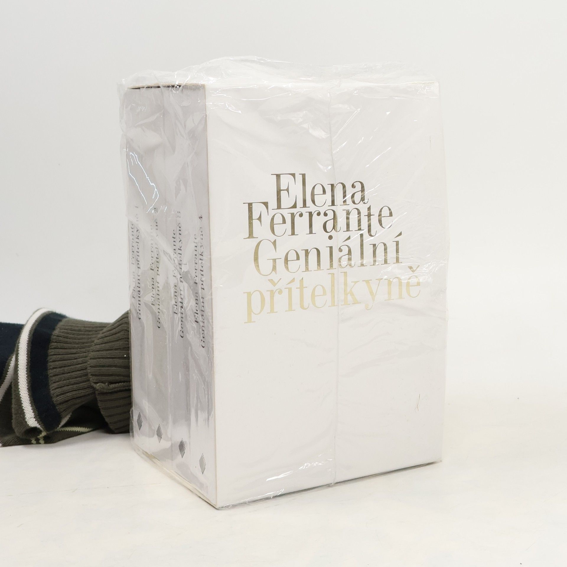 Elena Ferrante Geniální přítelkyně 1-4